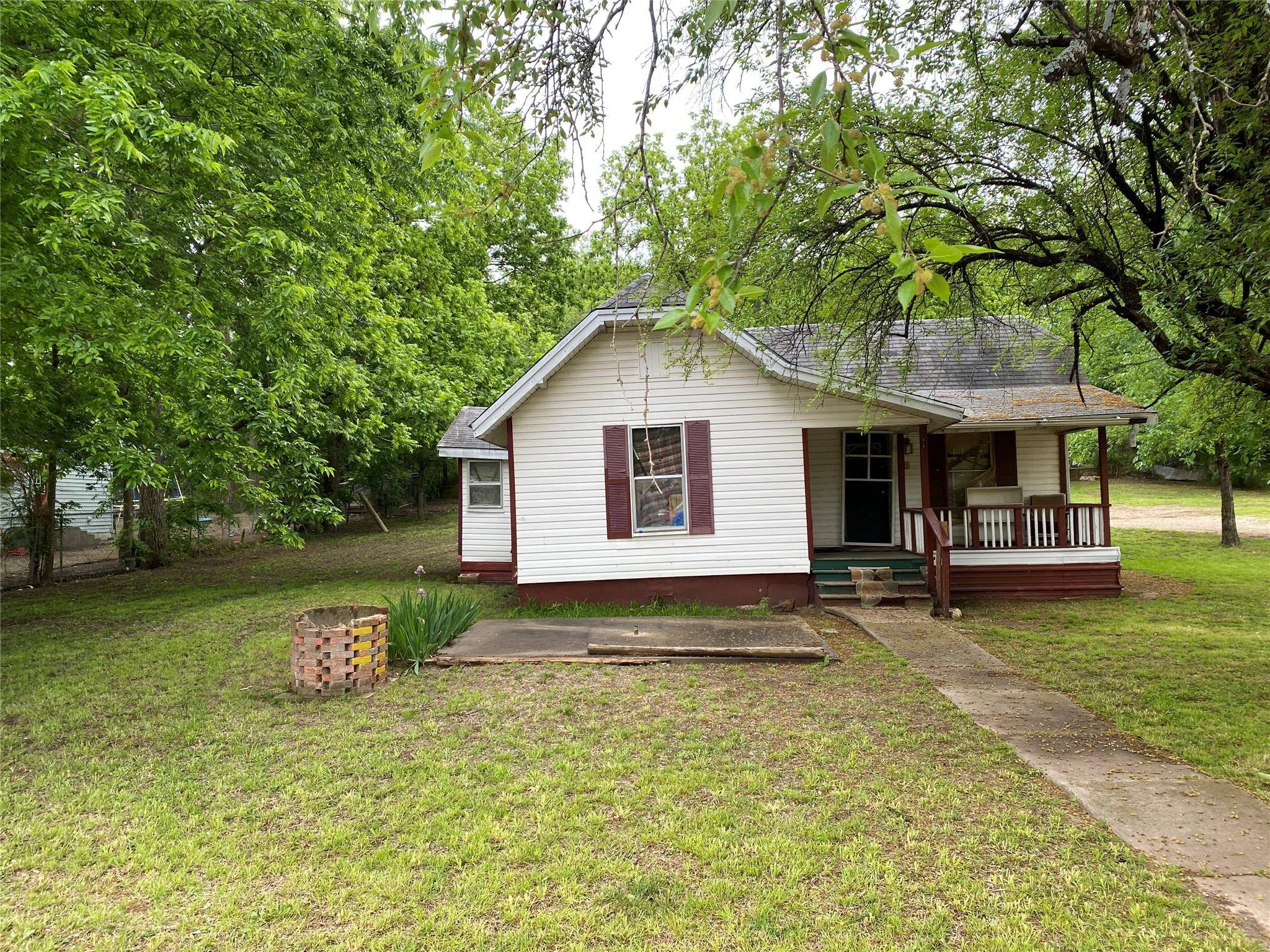 Denison, TX 75021,318 E Shepherd Street