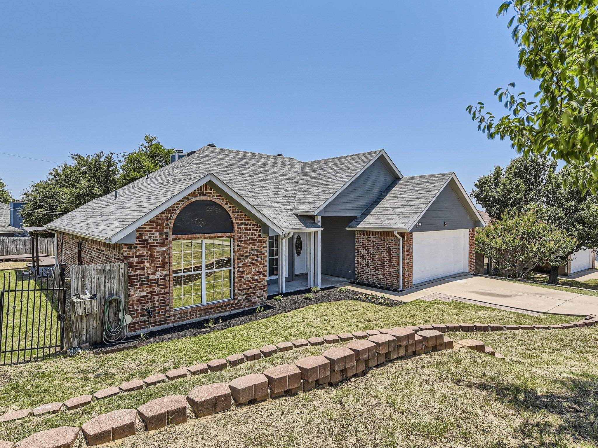 Burleson, TX 76028,625 Green Mountain Road