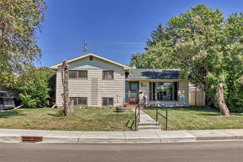 Red Deer, AB T4N 2X3,4425 40A AVE