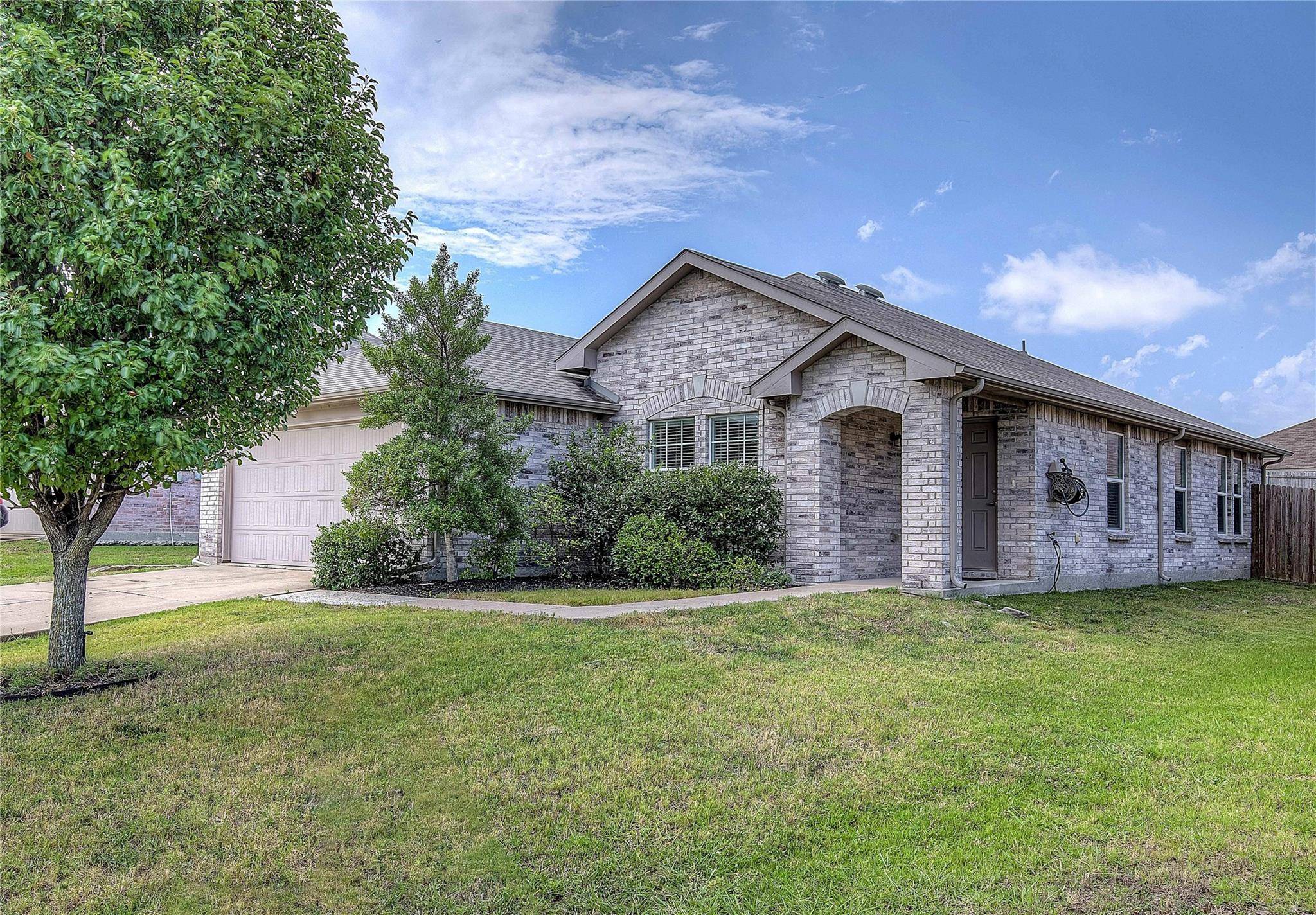 Fate, TX 75087,523 Silver Leaf Drive