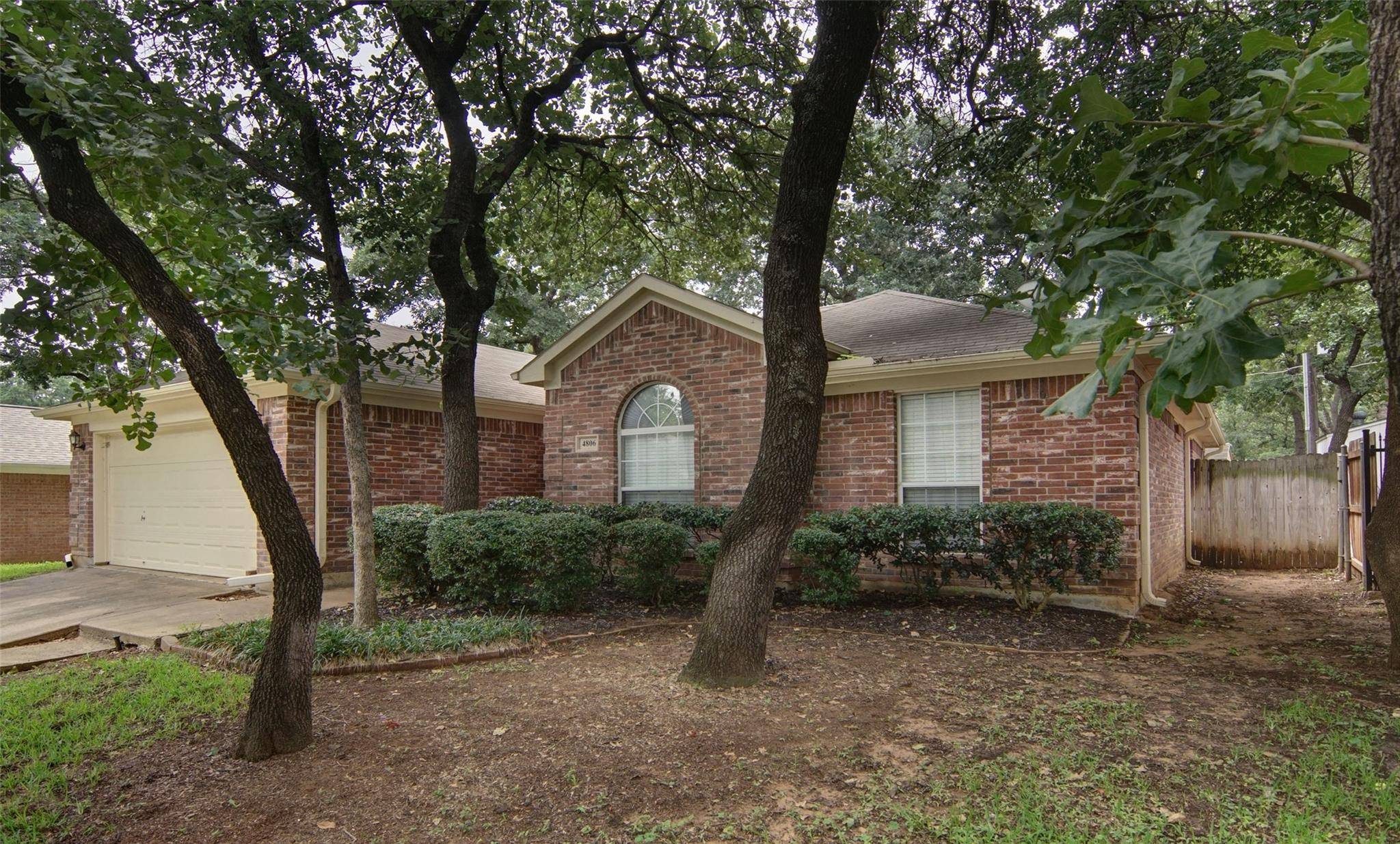 Arlington, TX 76017,4806 Landrun Lane