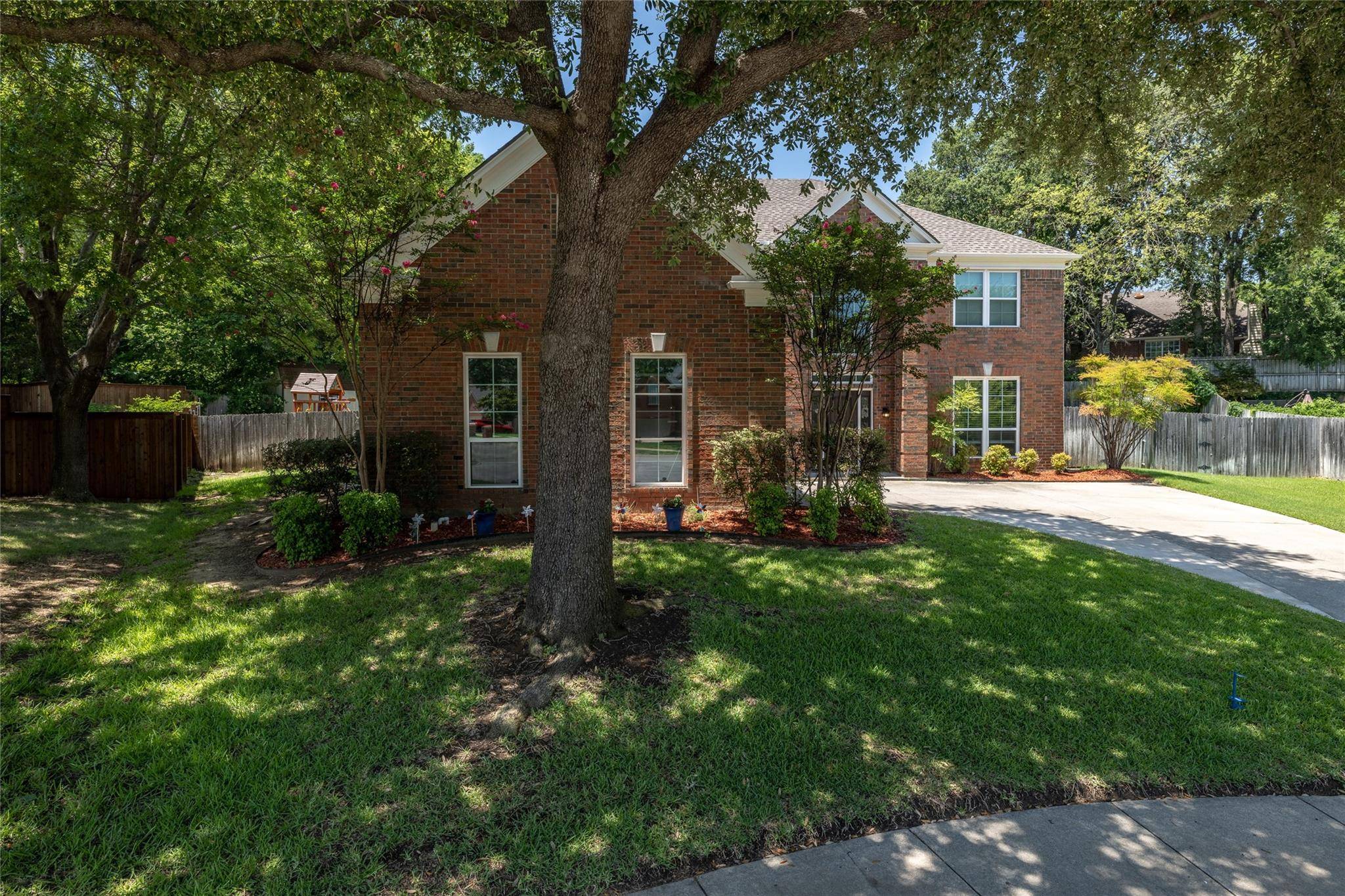 Grapevine, TX 76051,715 Bear Run Drive