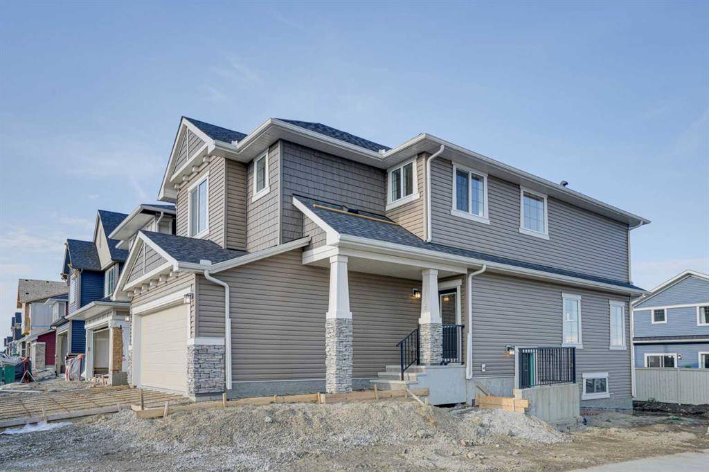 Airdrie, AB T4B 5K2,1448 Bayview PT SW