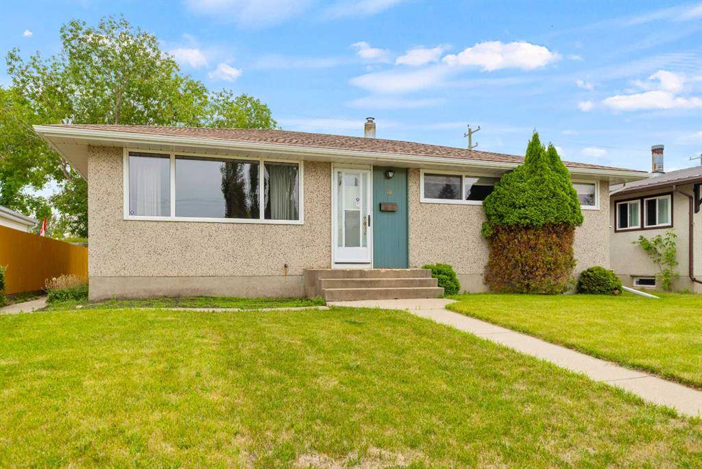 Red Deer, AB T4N 4Y8,18 Fairway AVE