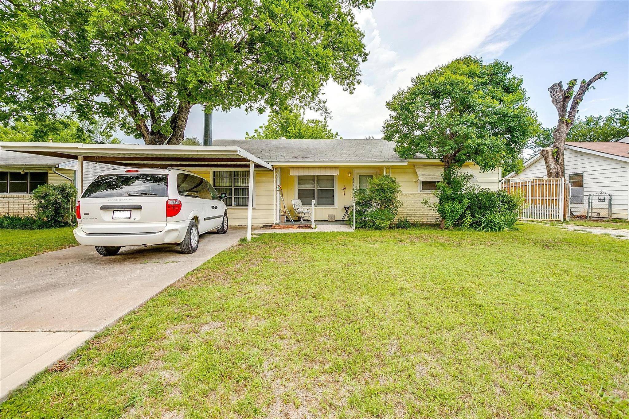 Alvarado, TX 76009,712 N Ray Street