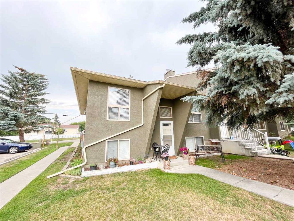 Okotoks, AB T1S1Z5,29 Poplar AVE #6