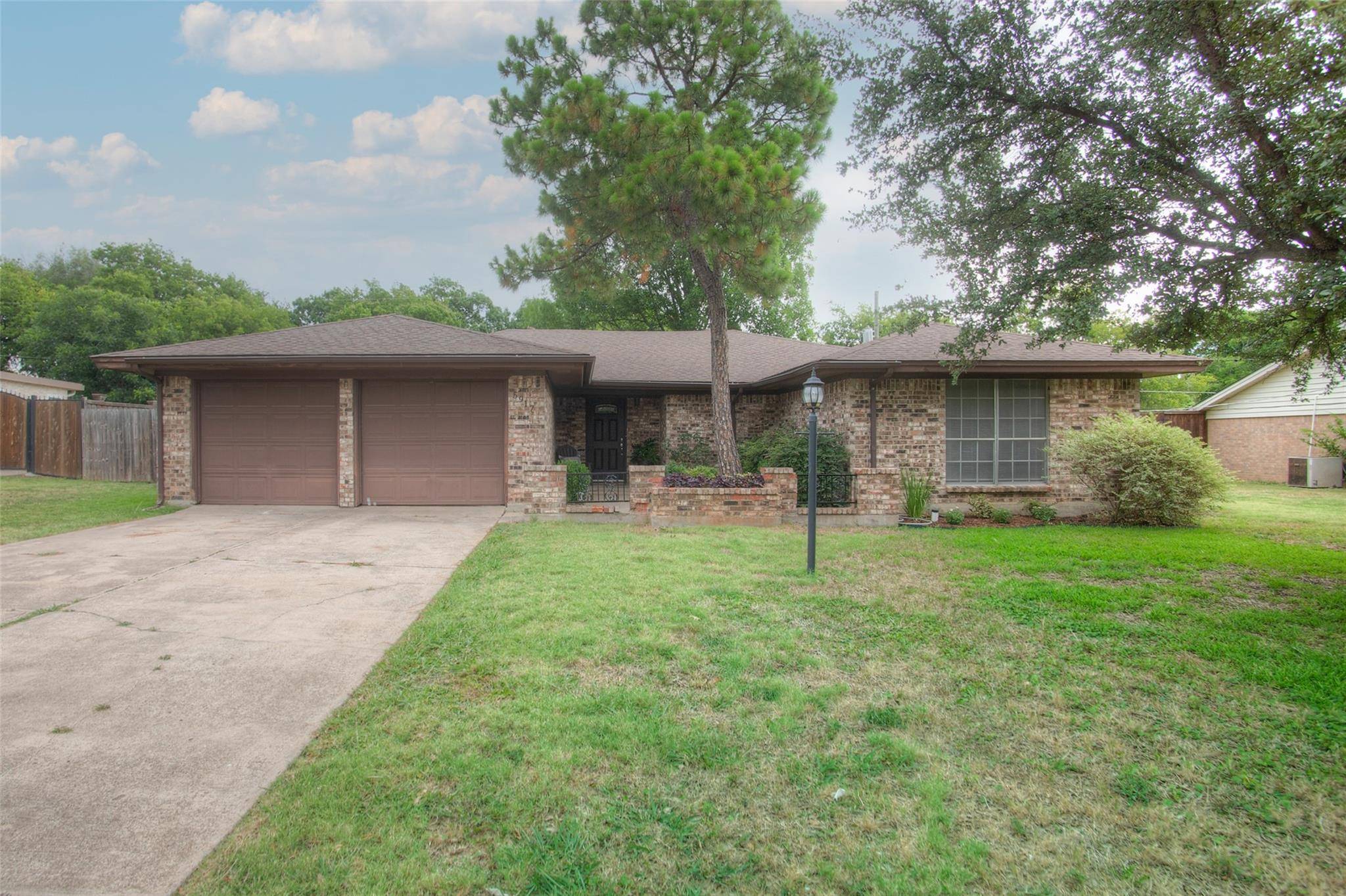 Fort Worth, TX 76133,5917 Rayburn Drive