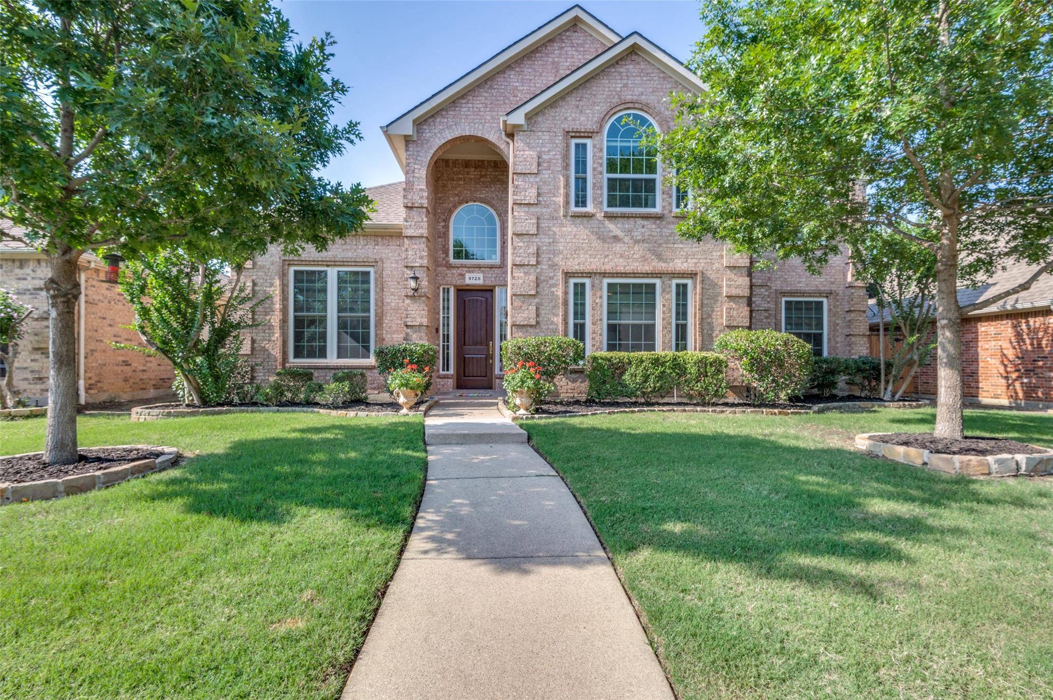 Irving, TX 75063,9728 Windy Hollow Drive