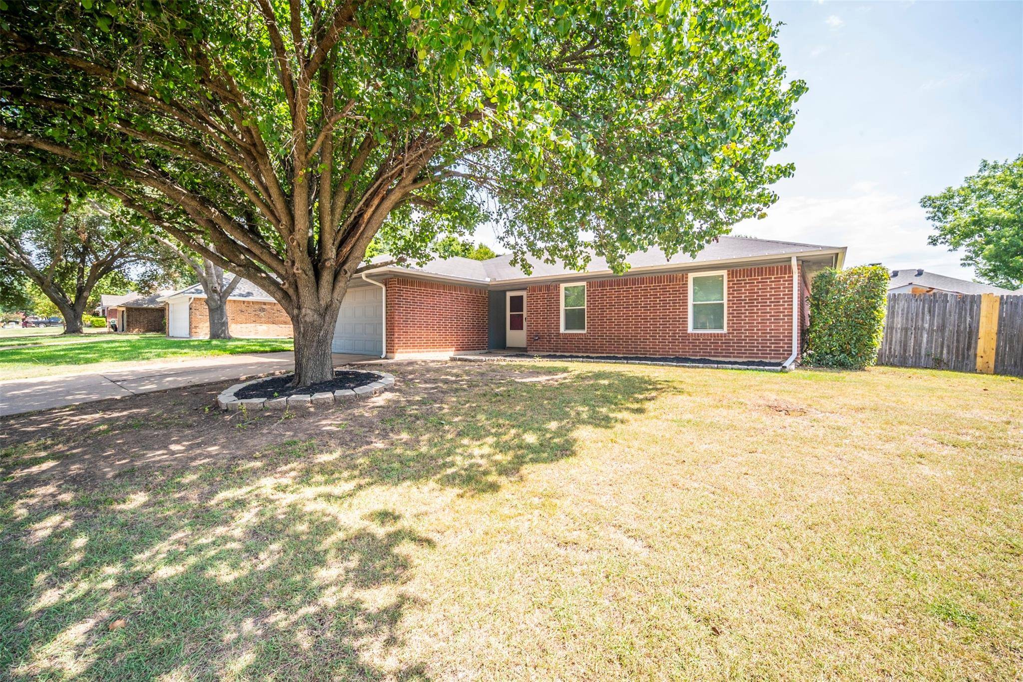 Burleson, TX 76028,1136 Windy Meadows Drive