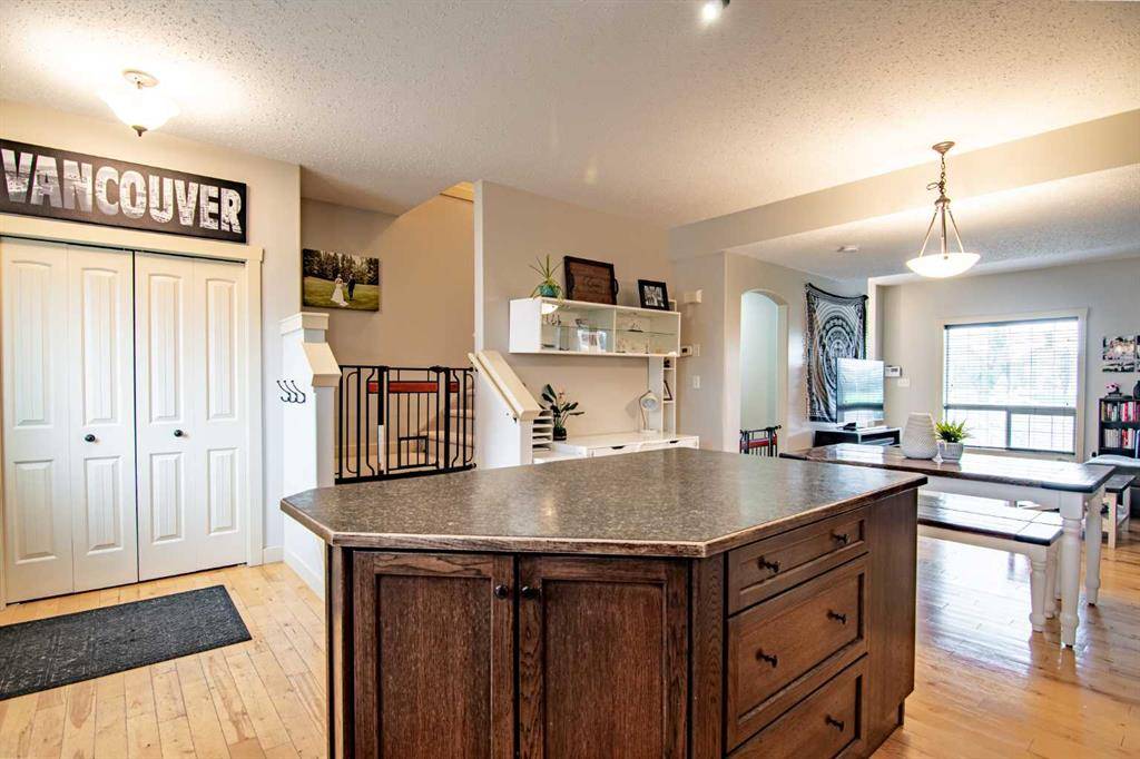 Red Deer, AB T4R 3R2,369 Inglewood DR #24