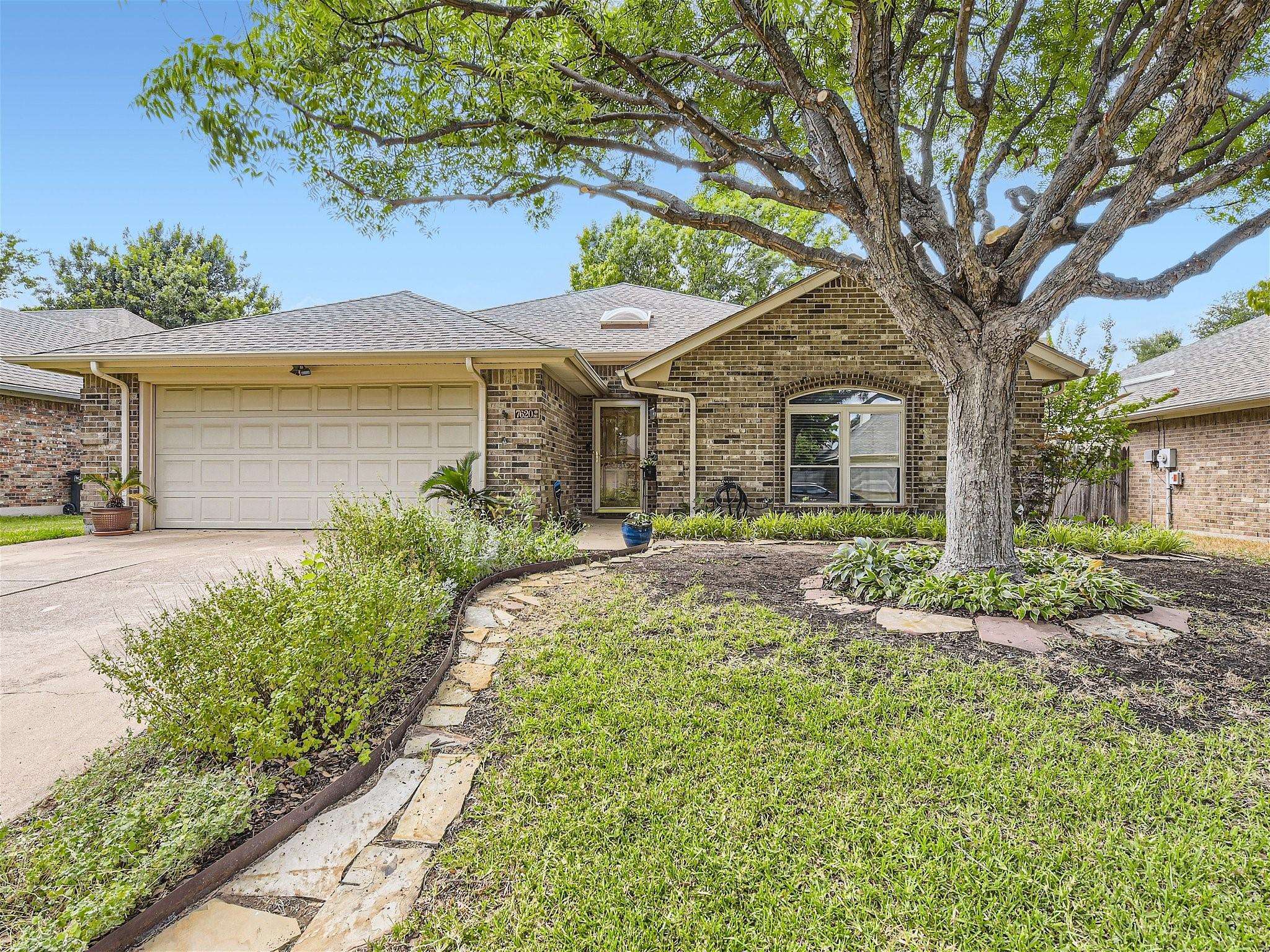 Fort Worth, TX 76133,7620 Mahonia Drive