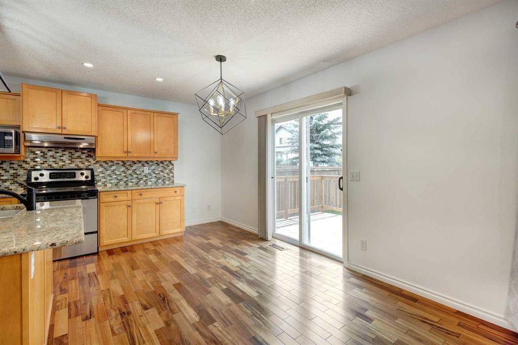 Calgary, AB T3H 4W6,138 Cougarstone CIR SW