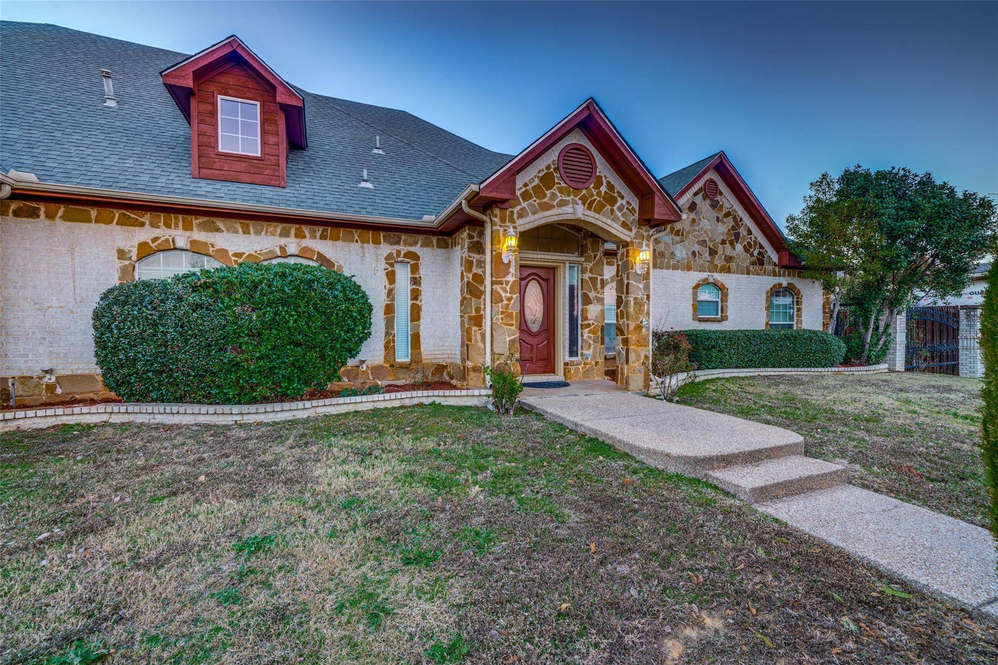 Kennedale, TX 76060,813 Shady Bend Drive