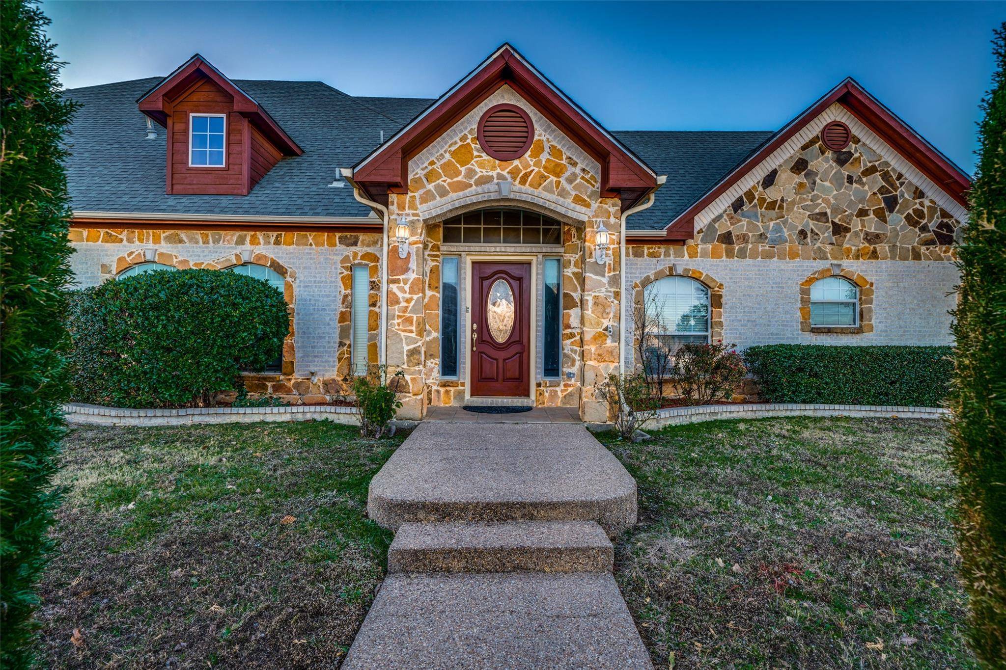 Kennedale, TX 76060,813 Shady Bend Drive