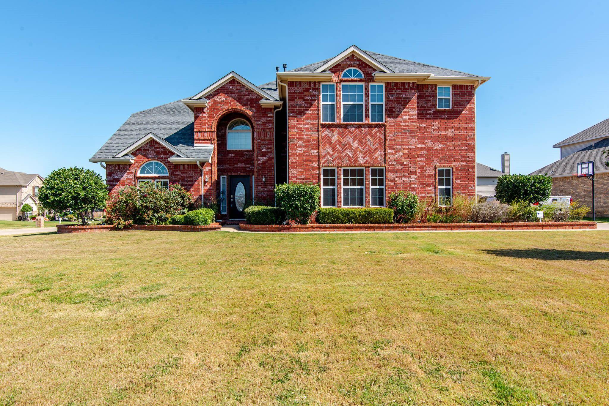 Kennedale, TX 76060,901 Roanoke Court