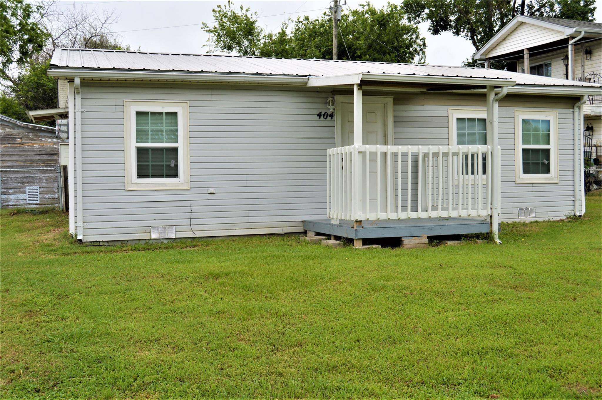 Quinlan, TX 75474,404 Caddo Lane