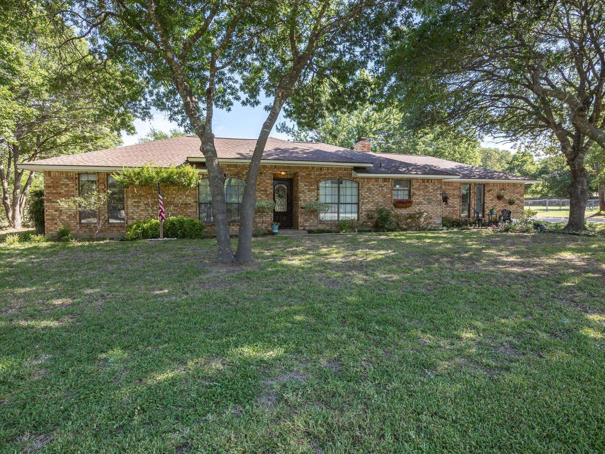 Ovilla, TX 75154,102 Silverwood Drive