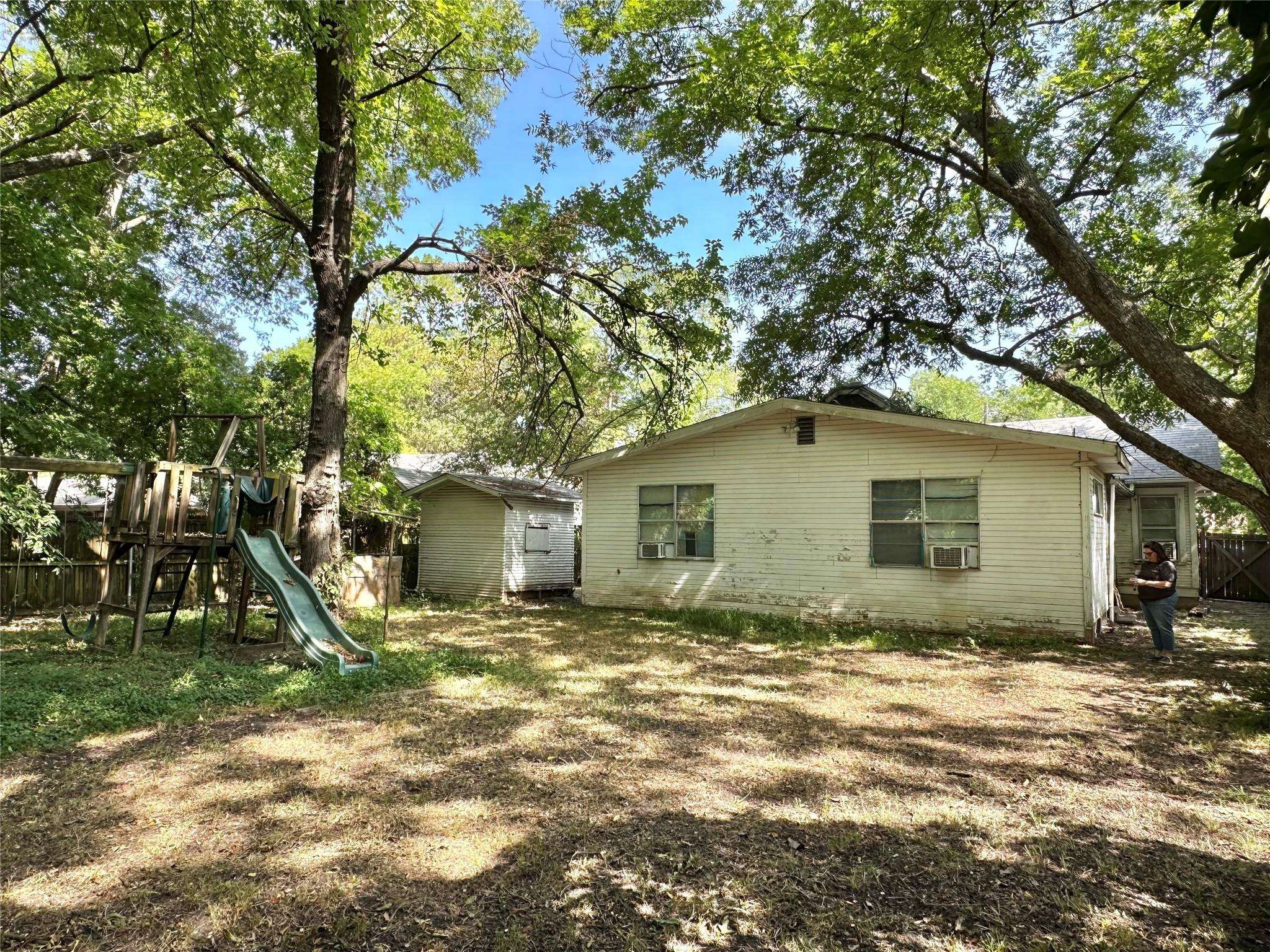 Gainesville, TX 76240,216 W Tennie Street