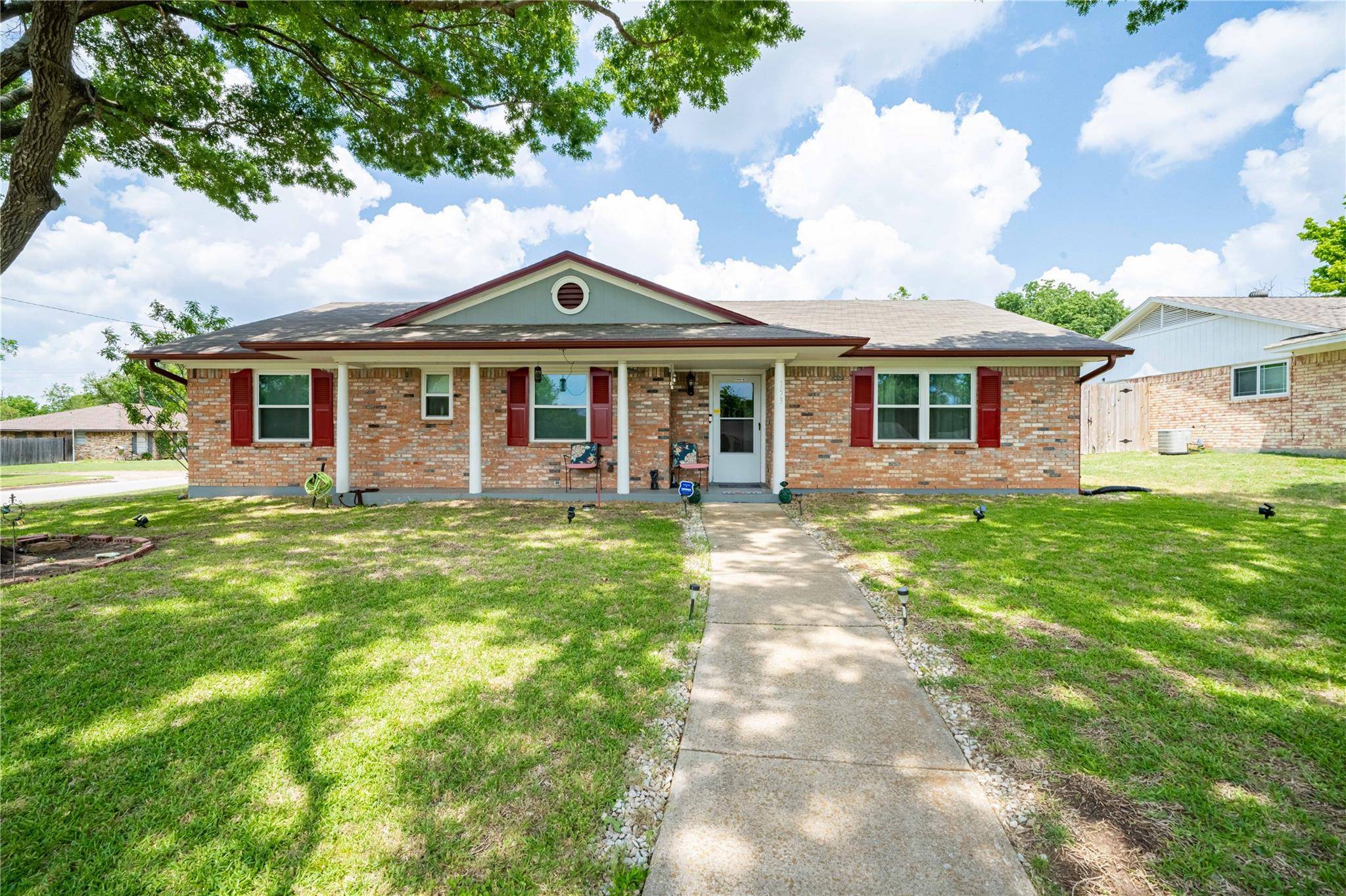 Desoto, TX 75115,153 Cloudcrest Drive