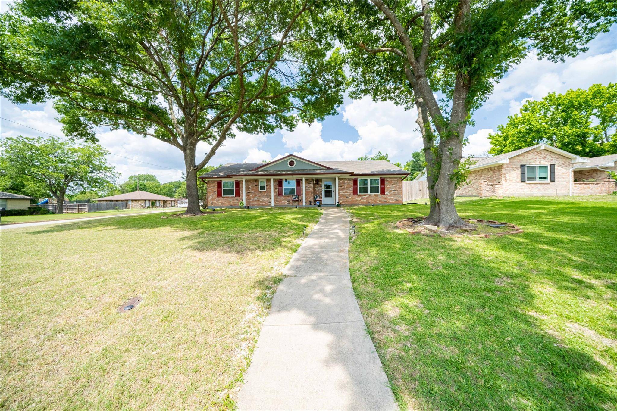 Desoto, TX 75115,153 Cloudcrest Drive