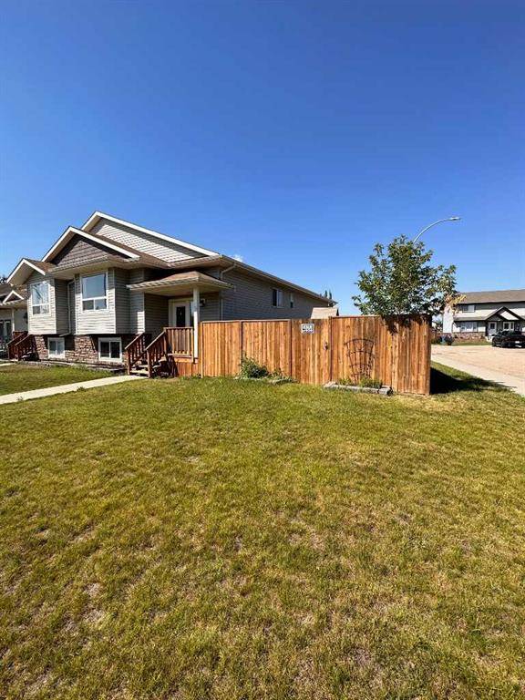 Penhold, AB T0M1R0,9 Heron CT