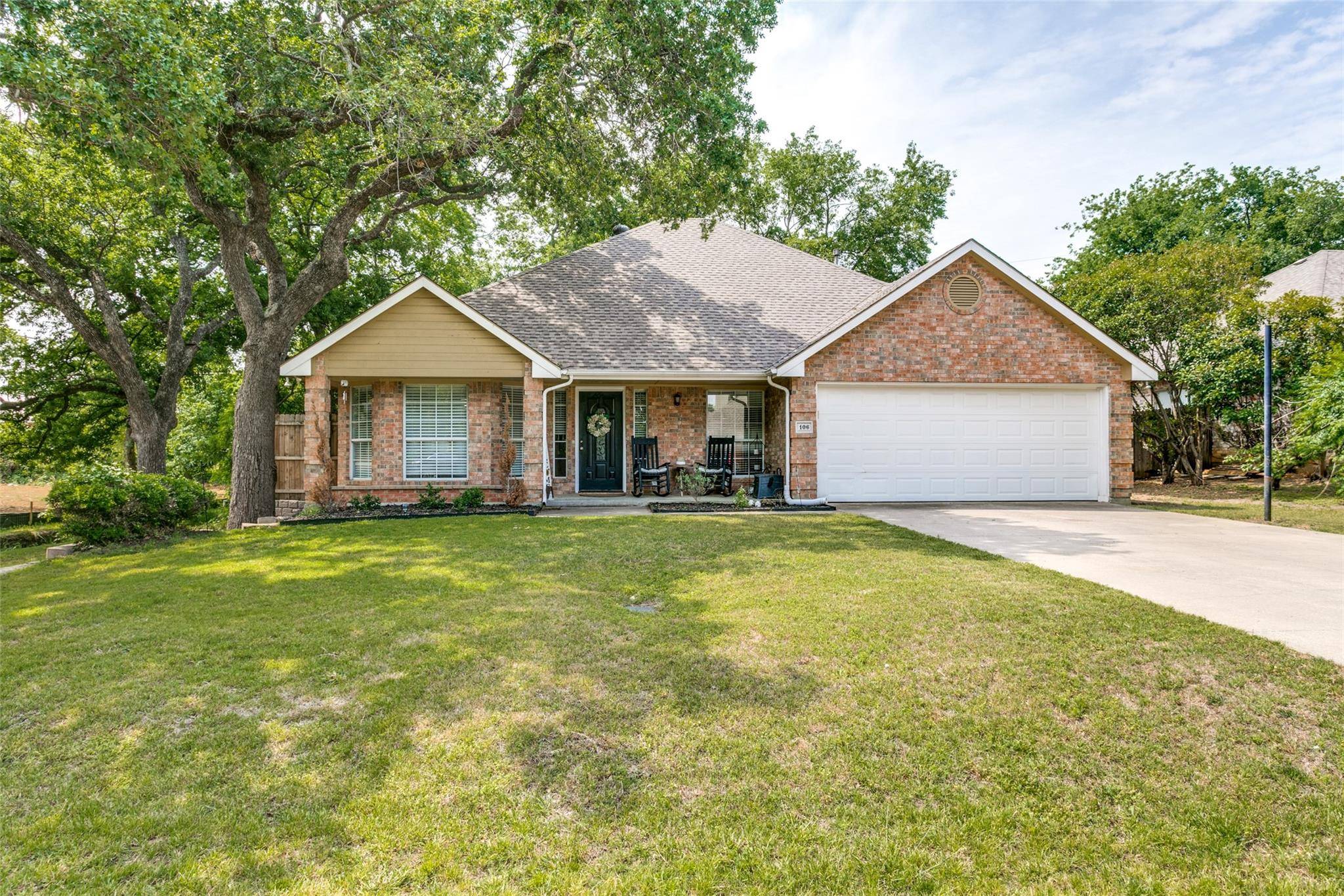 Lake Dallas, TX 75065,106 Hillcrest Street