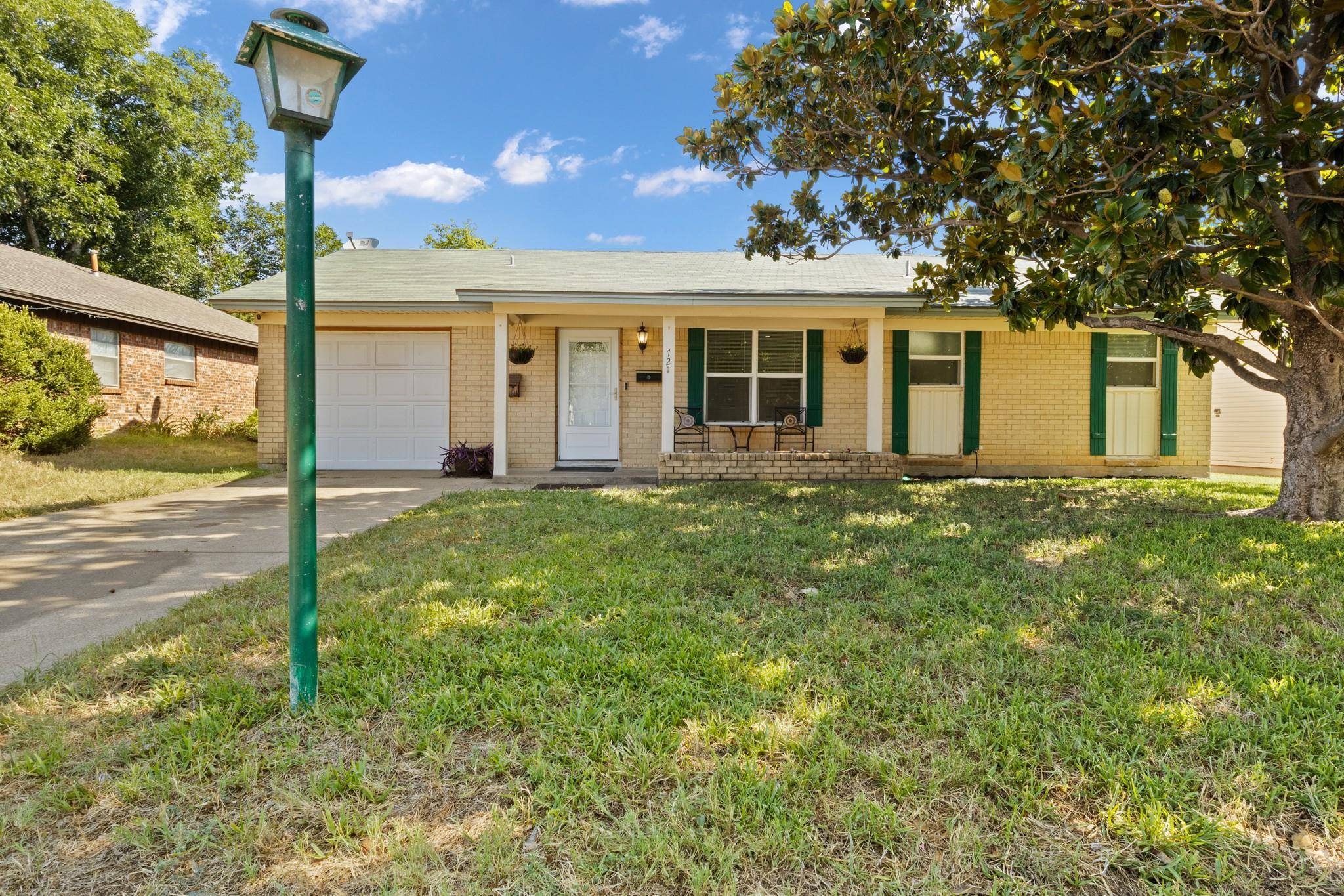 Crowley, TX 76036,721 E Mustang Street