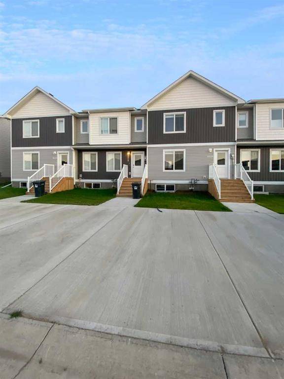 Clairmont, AB T8X5C8,9523 112 AVE #B