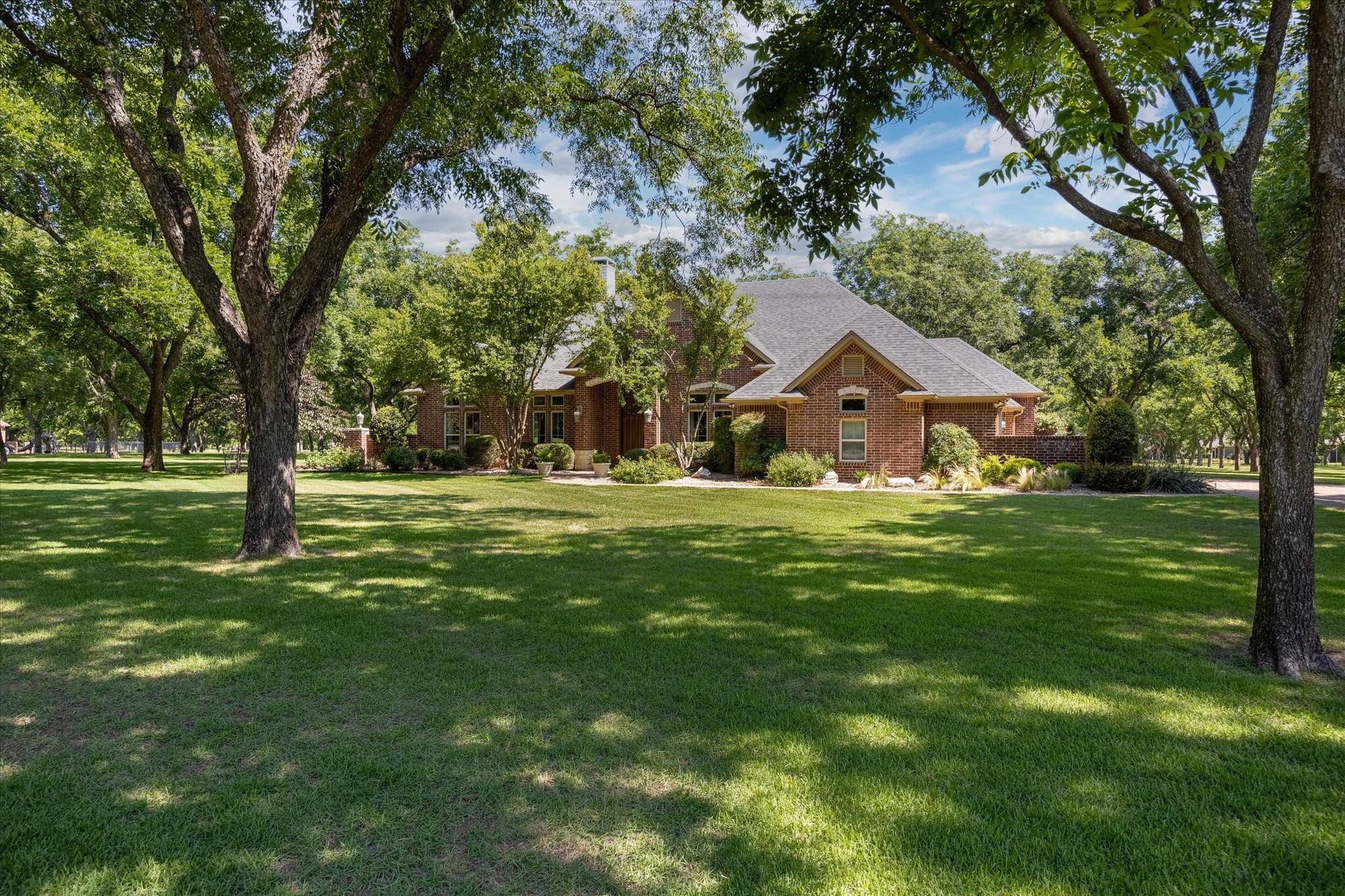 Granbury, TX 76049,7406 Hampton Drive