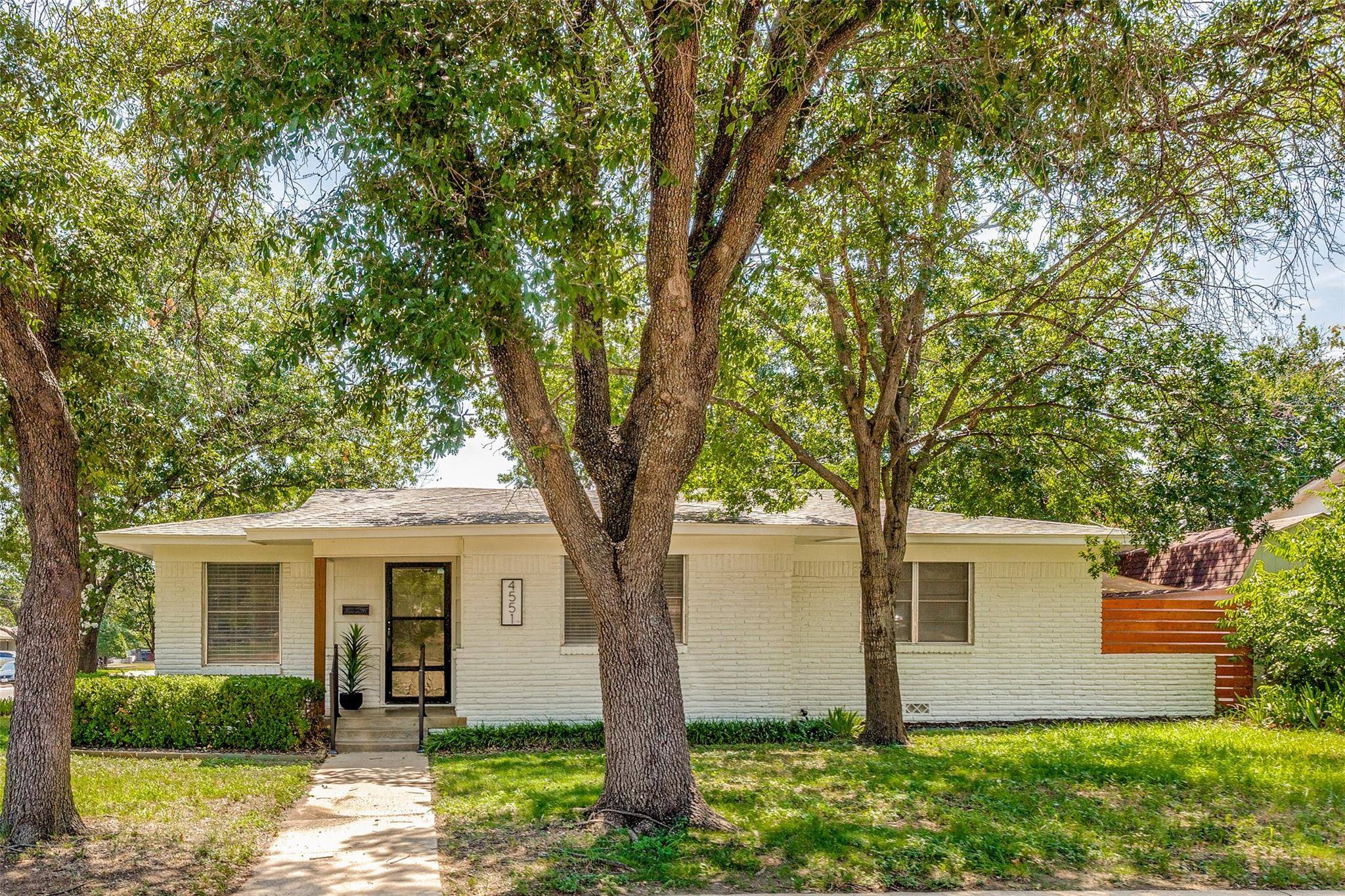 Fort Worth, TX 76133,4551 Cockrell Avenue