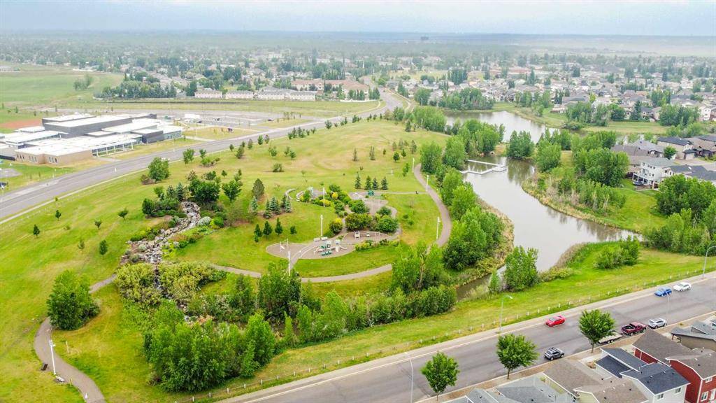 Lethbridge, AB T1J 5B7,315 Mt Sundial CT W