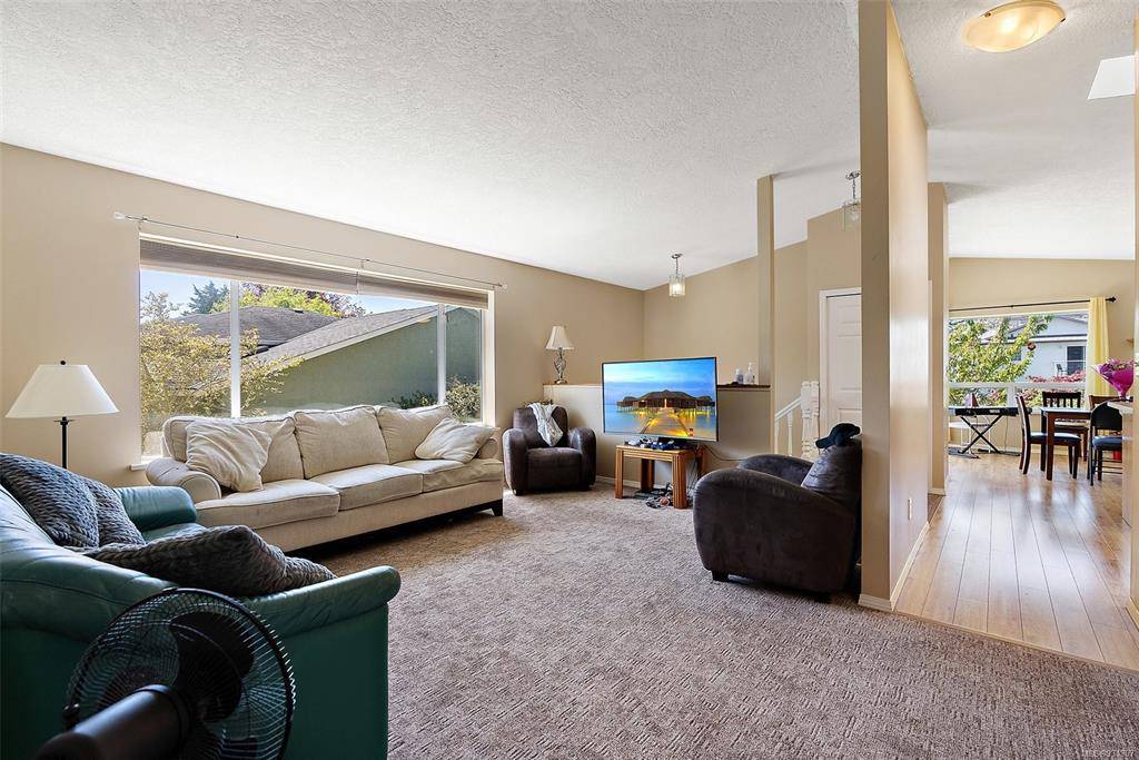 Esquimalt, BC V9A 6Y5,370 Pooley Pl