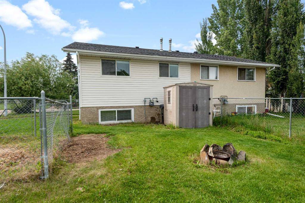 Sylvan Lake, AB T4S 1H8,71 westview DR