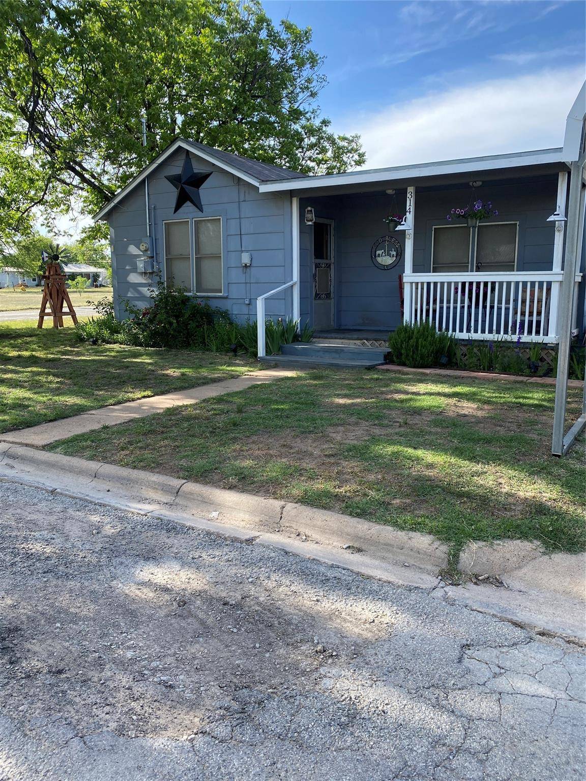 Coleman, TX 76834,314 W 14TH