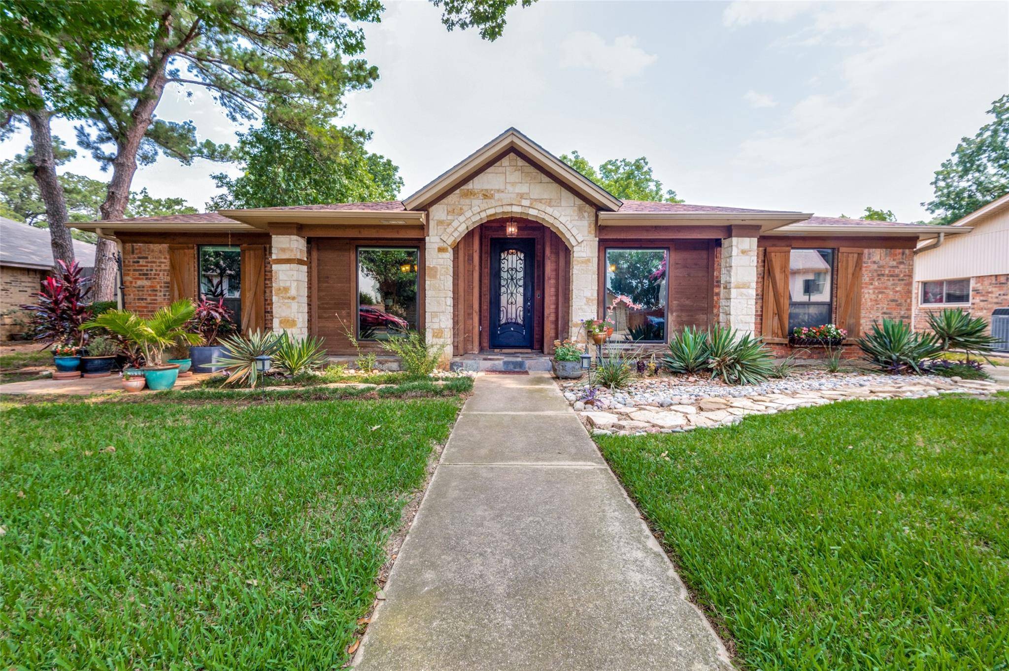 Bedford, TX 76021,3105 Teakwood Drive