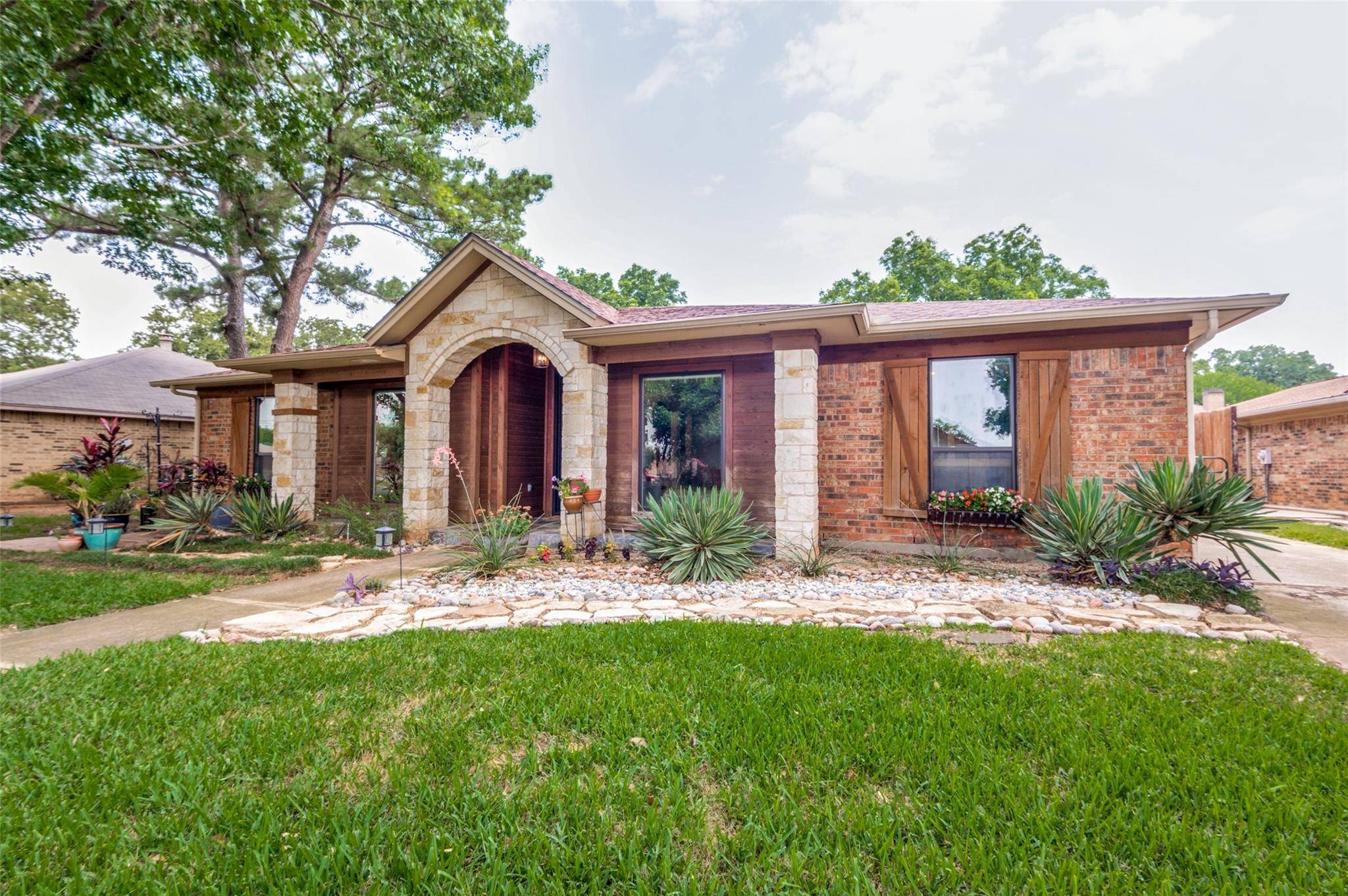 Bedford, TX 76021,3105 Teakwood Drive