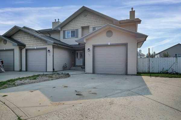 Sylvan Lake, AB T4S 2P6,15 Lark Close