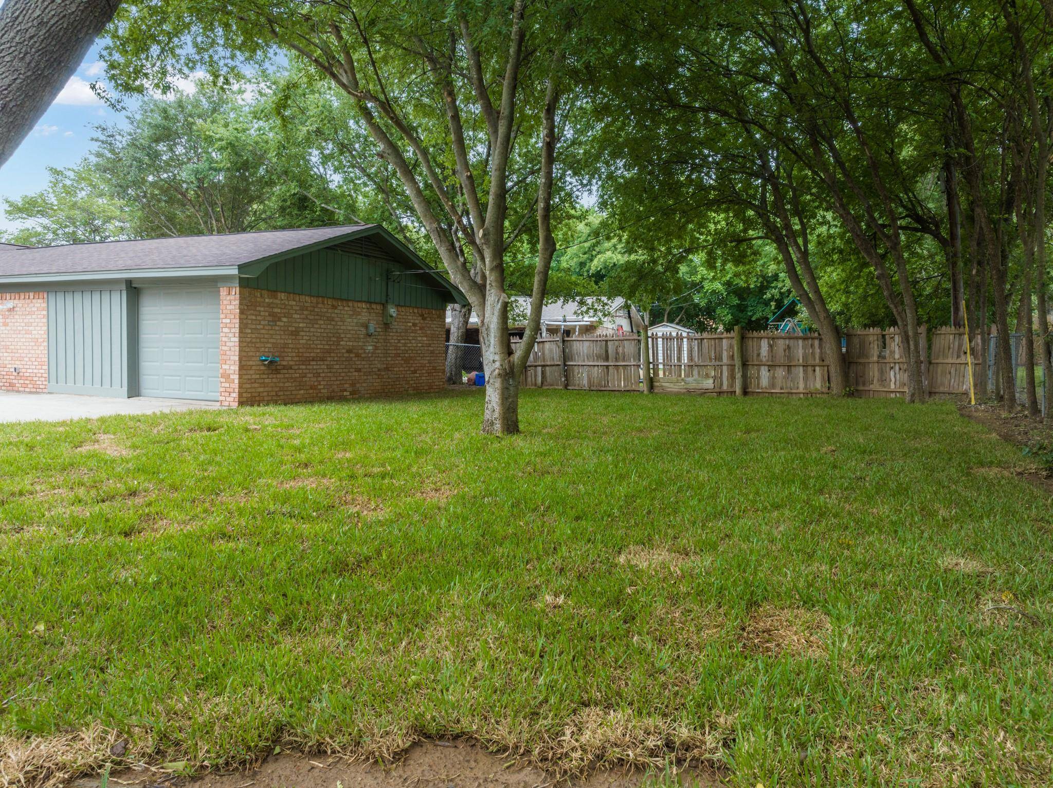 Hillsboro, TX 76645,1415 Meadowlark Drive