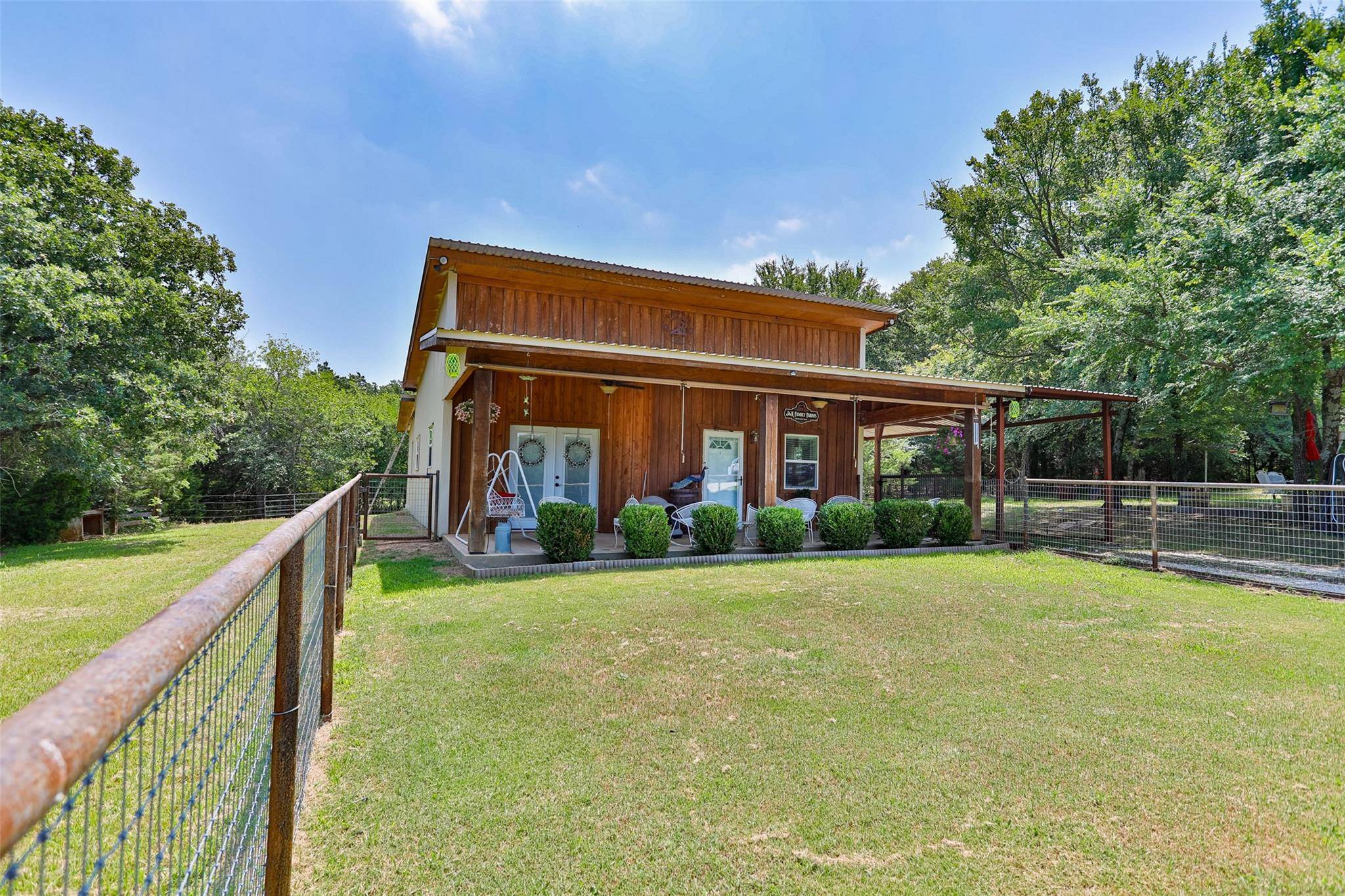 Valley View, TX 76272,950 Prairie Grove Road