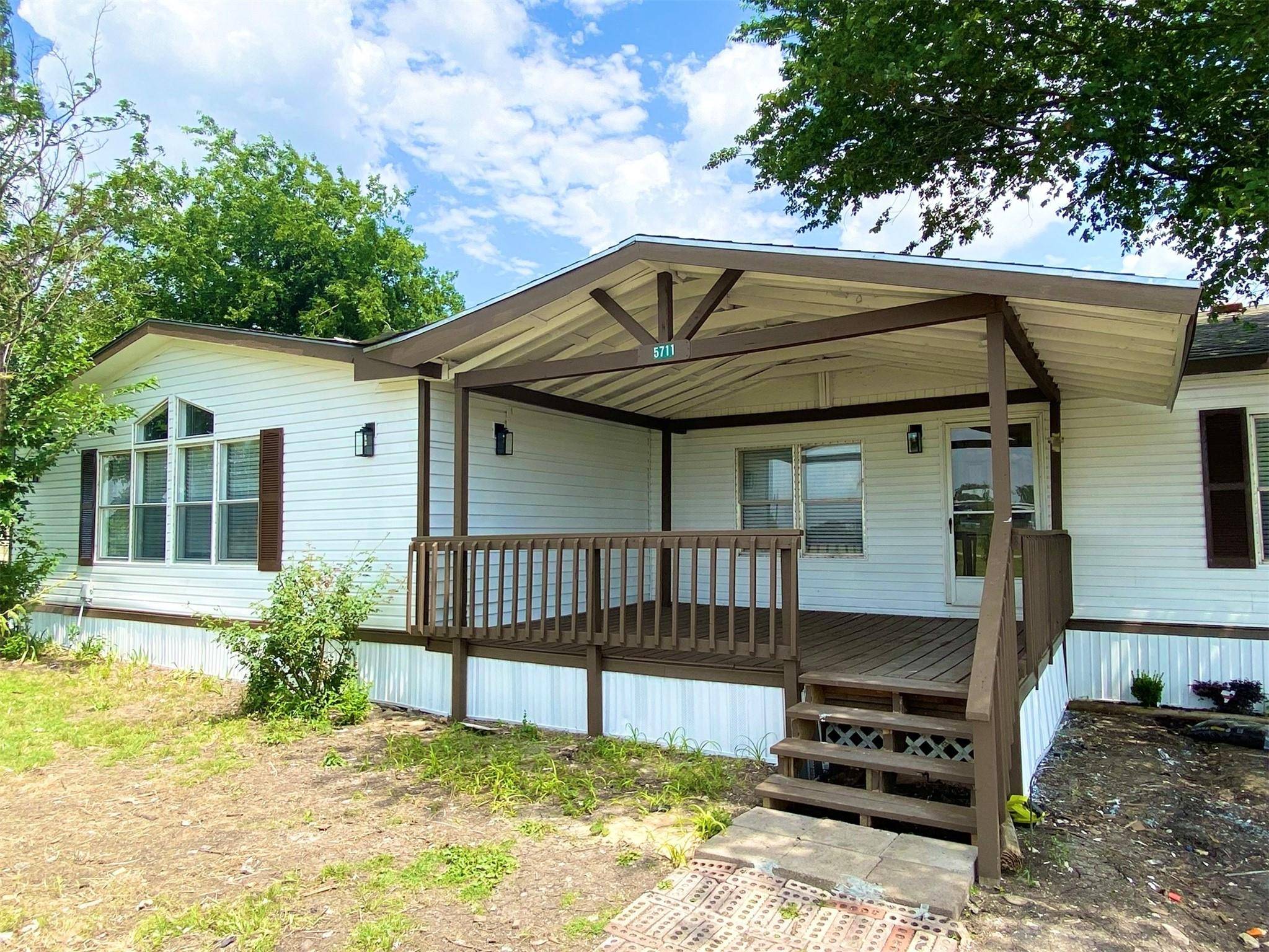 Granbury, TX 76049,5711 N Sunchase Drive