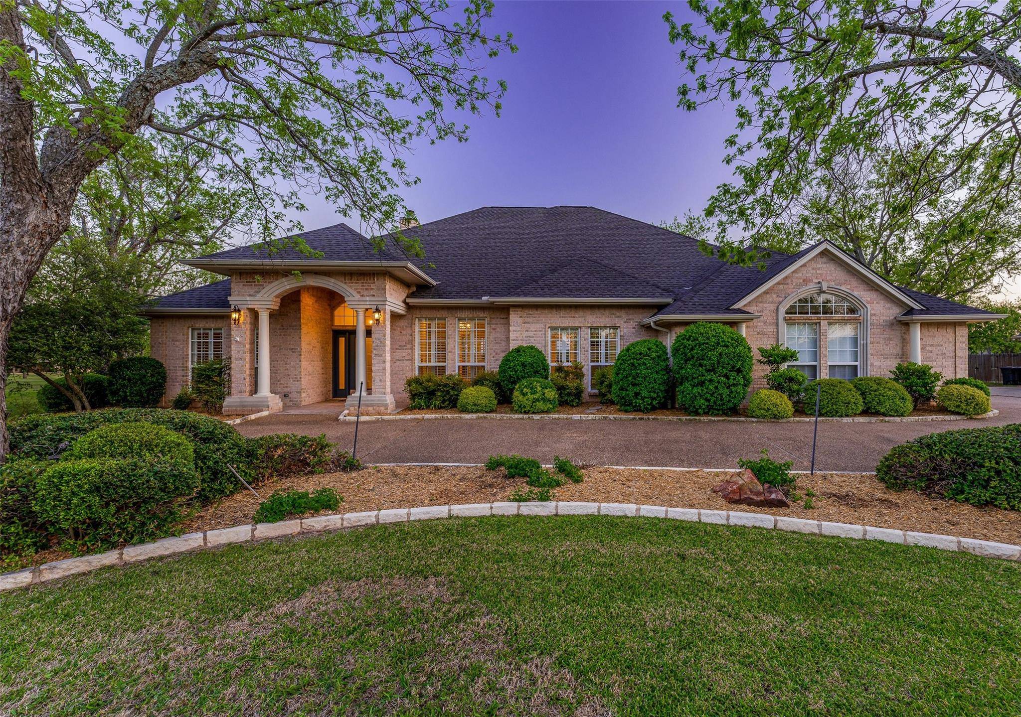 Granbury, TX 76049,5911 Nutcracker Drive