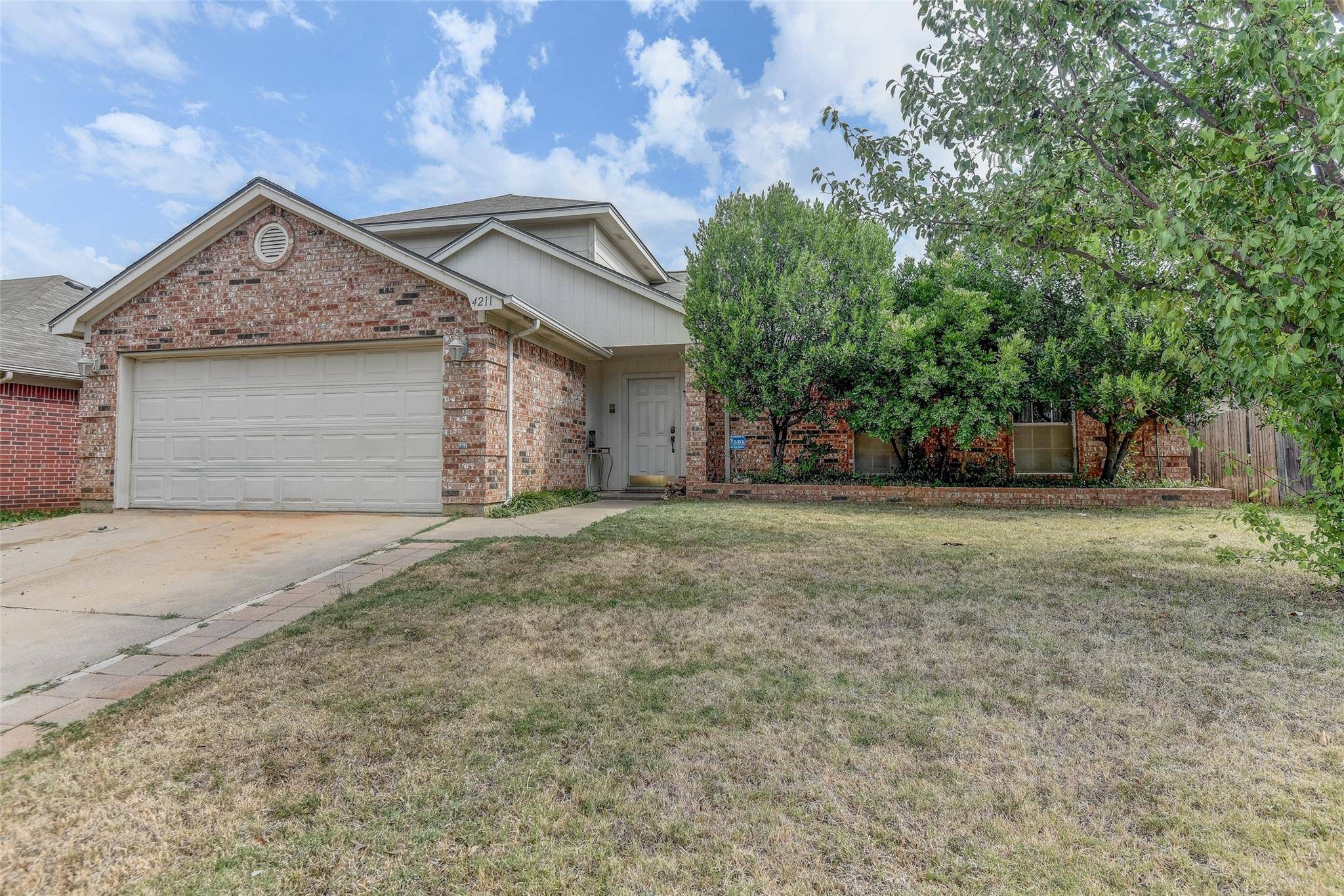 Arlington, TX 76001,4211 Bent Oaks Drive