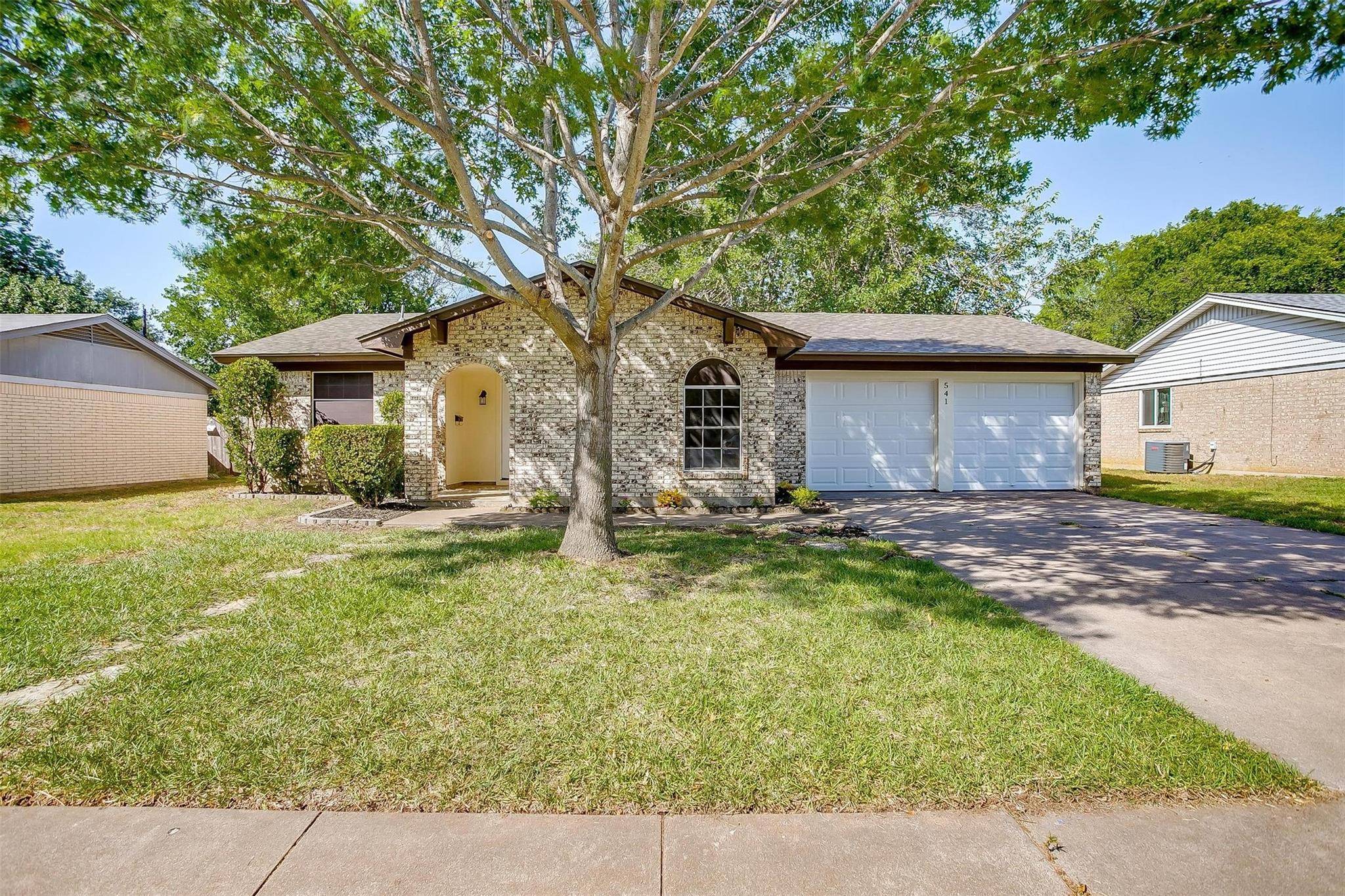 Burleson, TX 76028,541 NW Barbara Lane