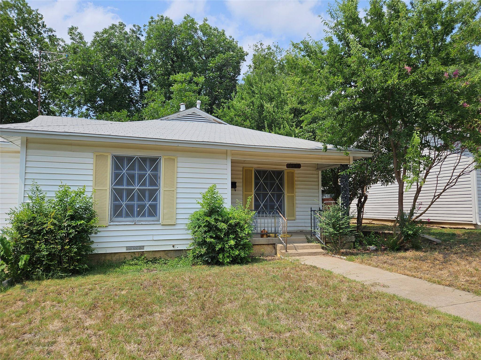 Fort Worth, TX 76133,3504 W Gambrell Street