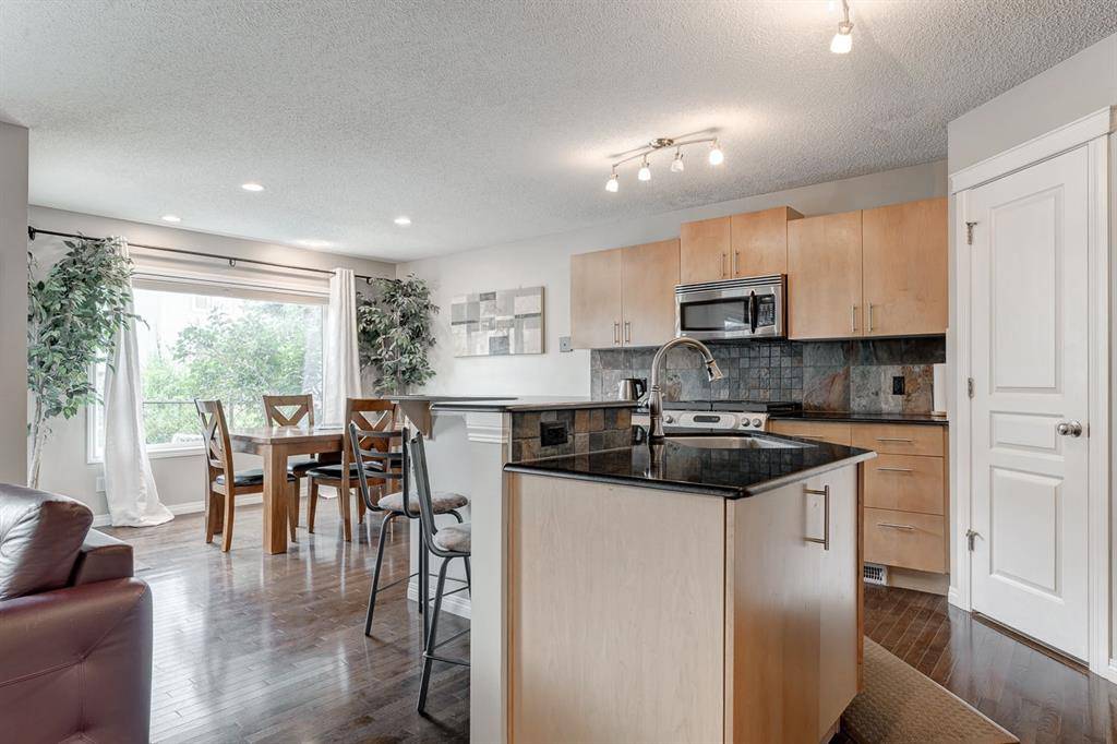 Calgary, AB T3H5W4,67 Cougarstone LNDG SW