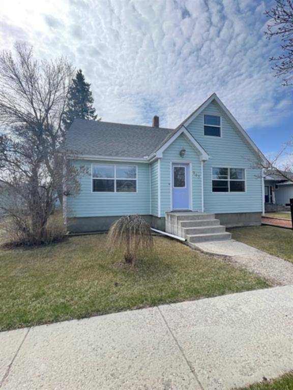 Hanna, AB T0J 1P0,307 5 AVE W