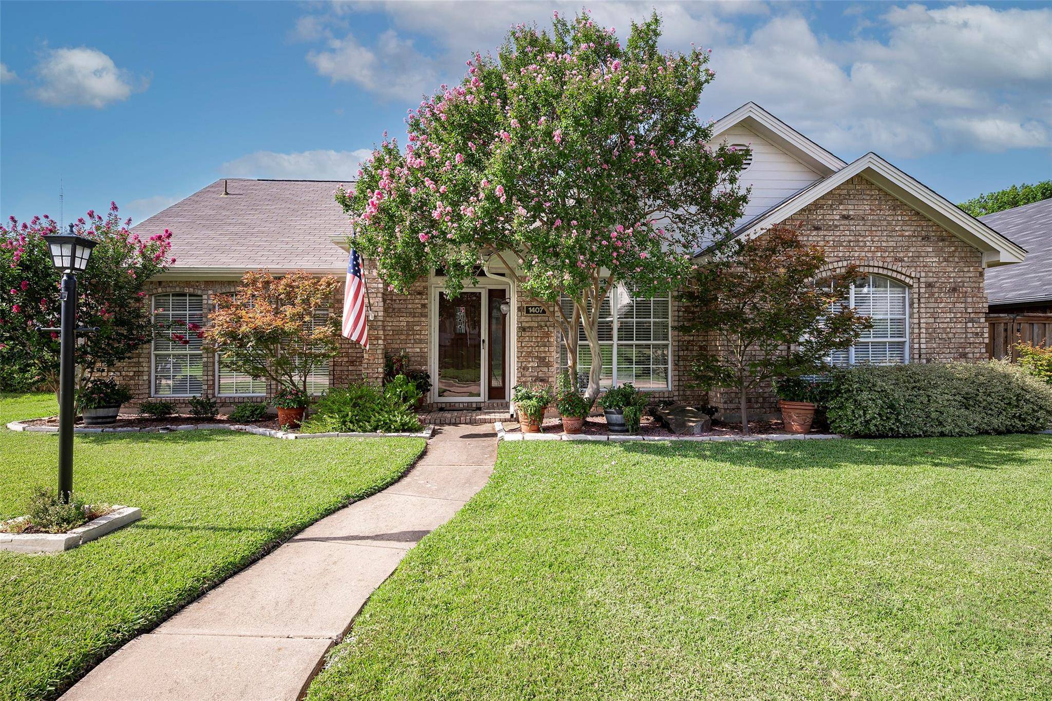 Carrollton, TX 75007,1407 Mapleview Drive