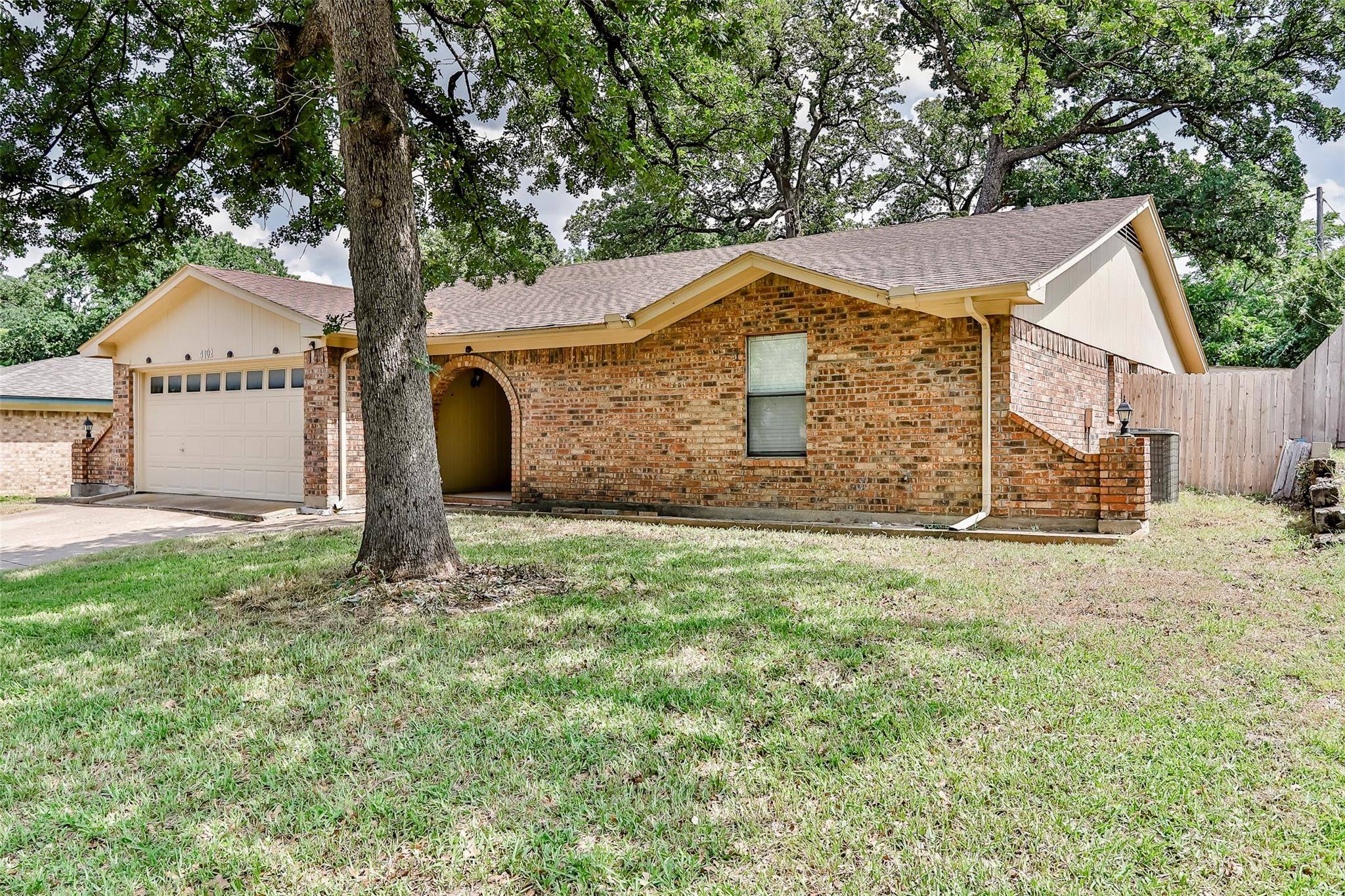 Arlington, TX 76017,4102 Chipwood Court