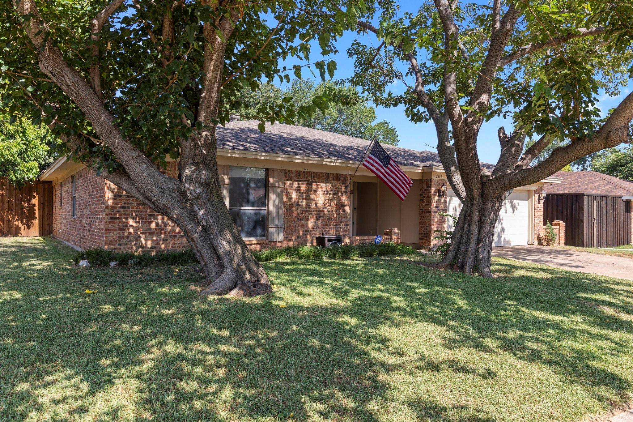 Euless, TX 76039,1209 Meadowview Drive