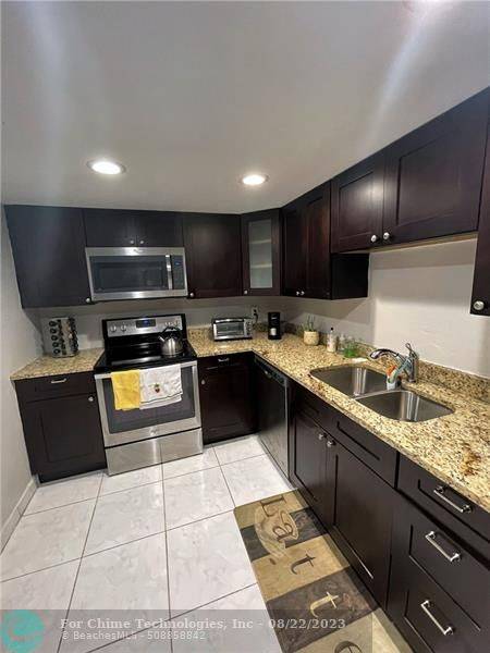 Pembroke Pines, FL 33026,1000 Saint Charles Pl  #216
